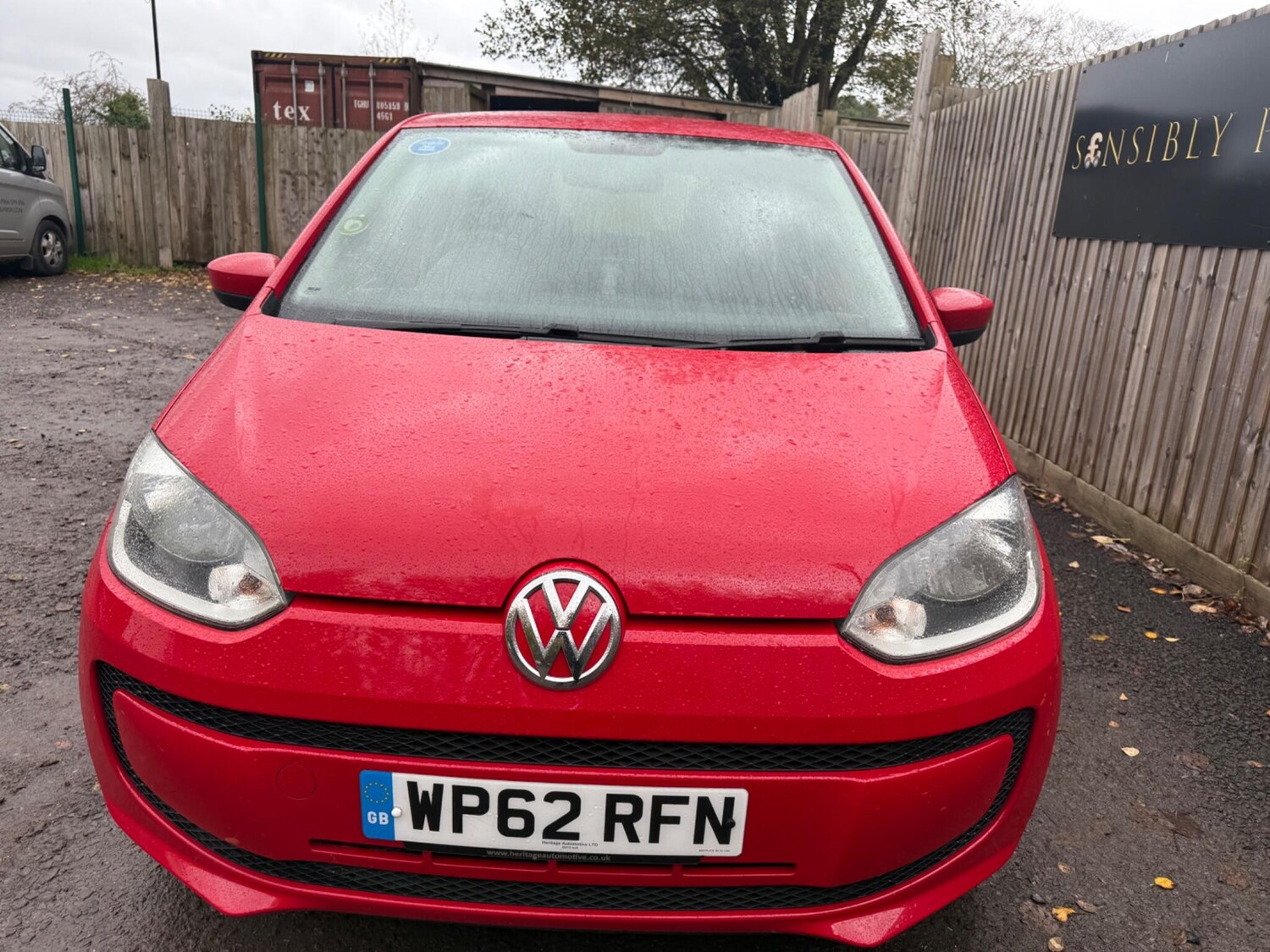 Used Volkswagen up! 2013 for sale - 76607912: Photo 2