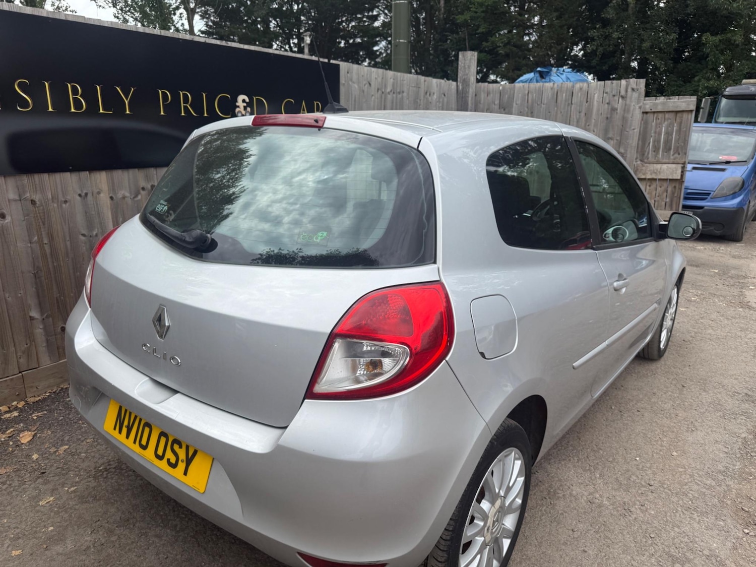 Used Renault Clio 2010 for sale - 76607330: Photo 5