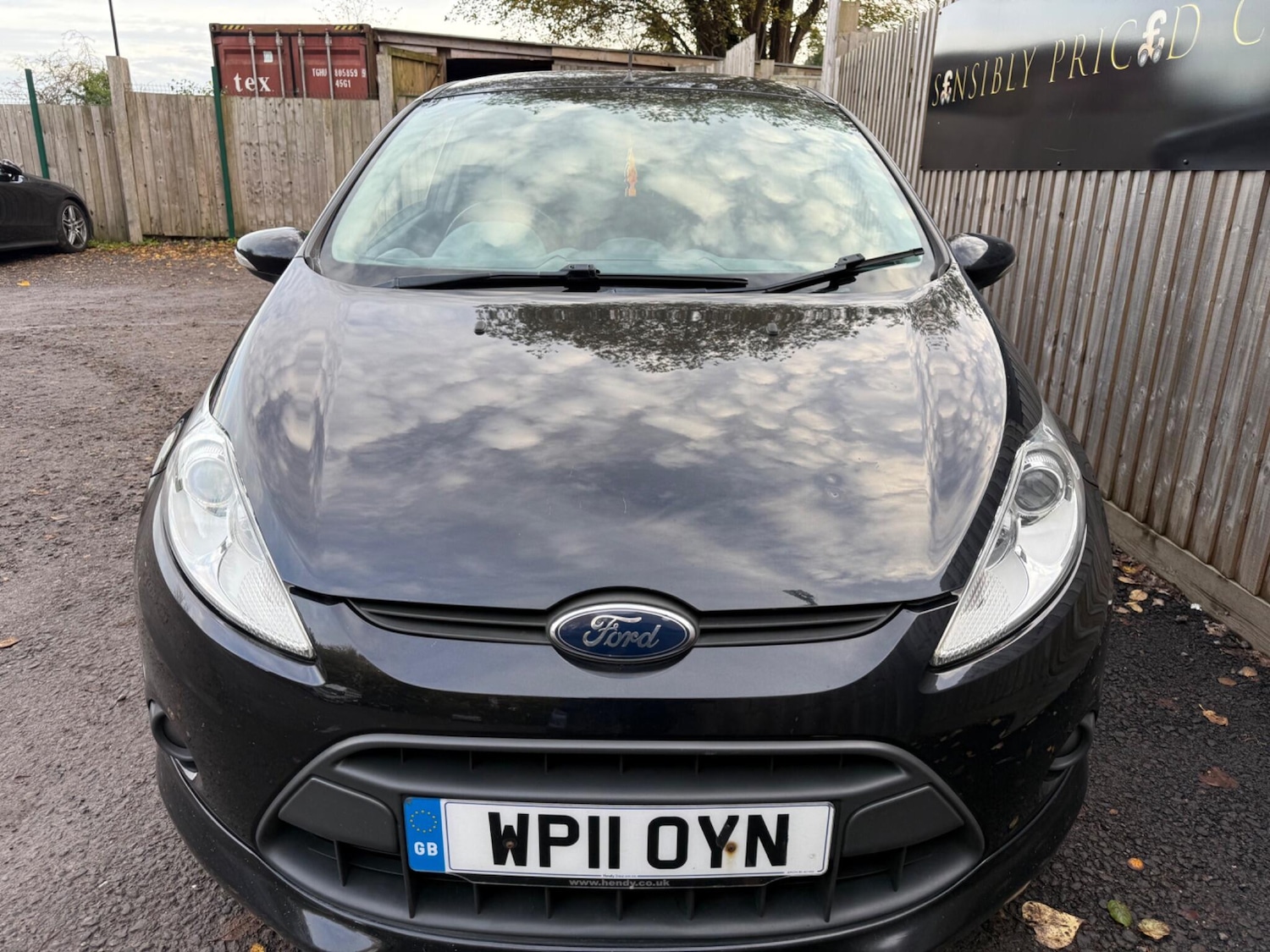 Used Ford Fiesta 2011 for sale - 76607359: Photo 2