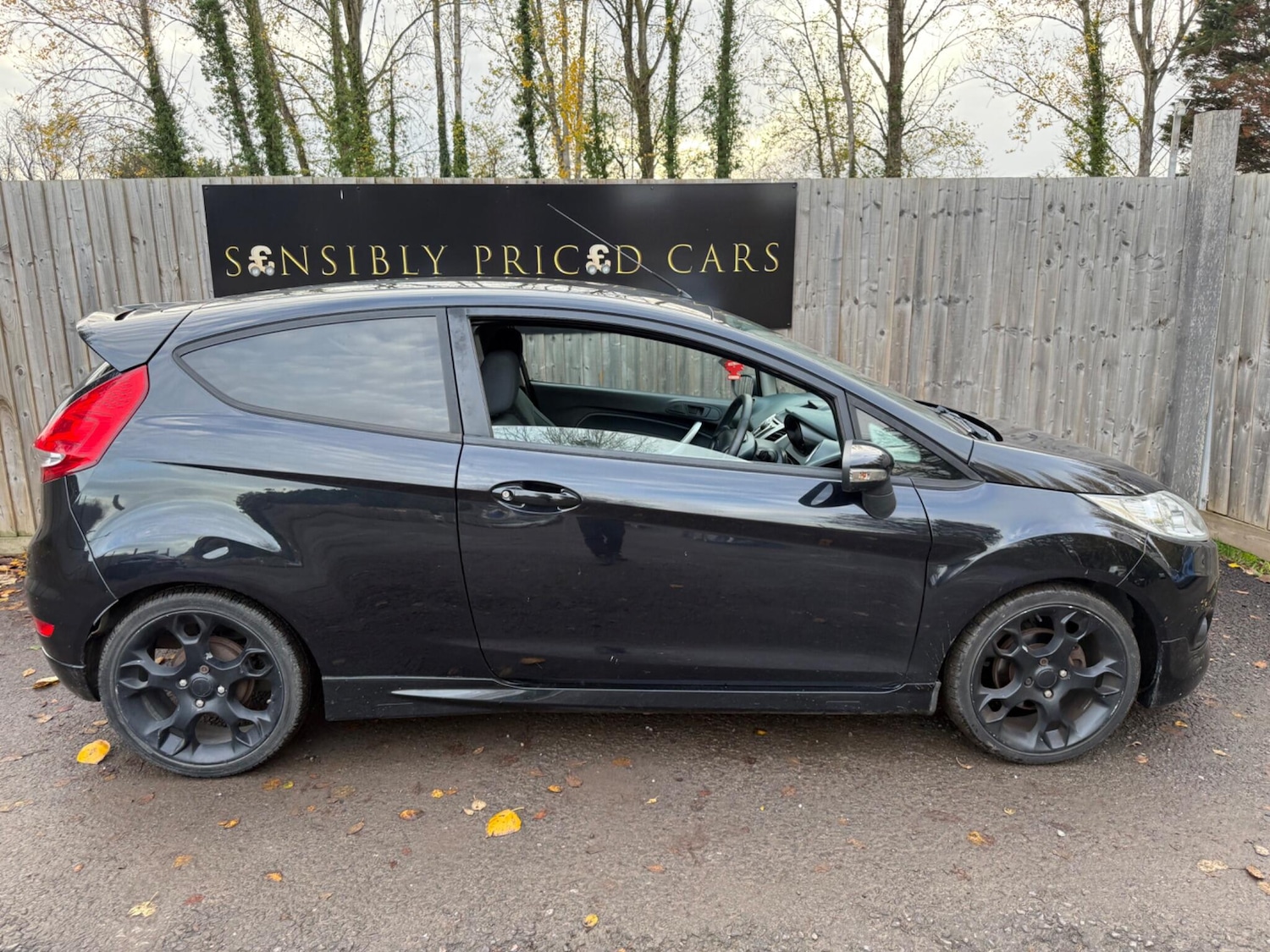 Used Ford Fiesta 2011 for sale - 76607359: Photo 5