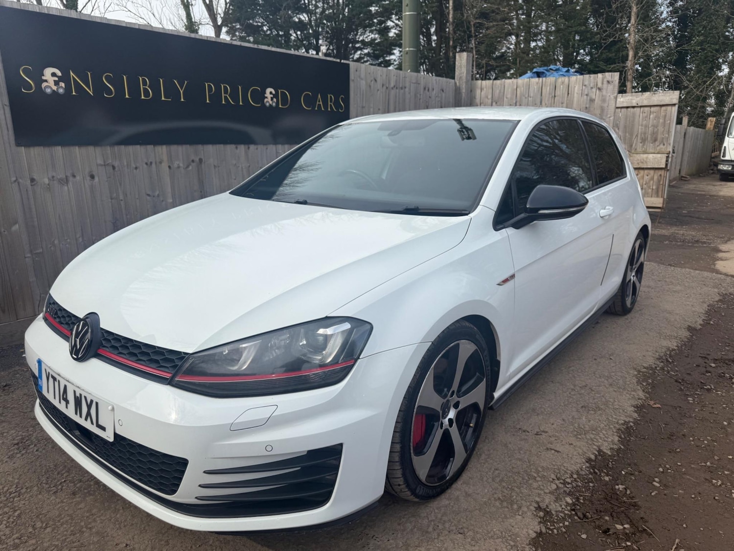 Used Volkswagen Golf 2014 for sale - 76607714: Photo 3