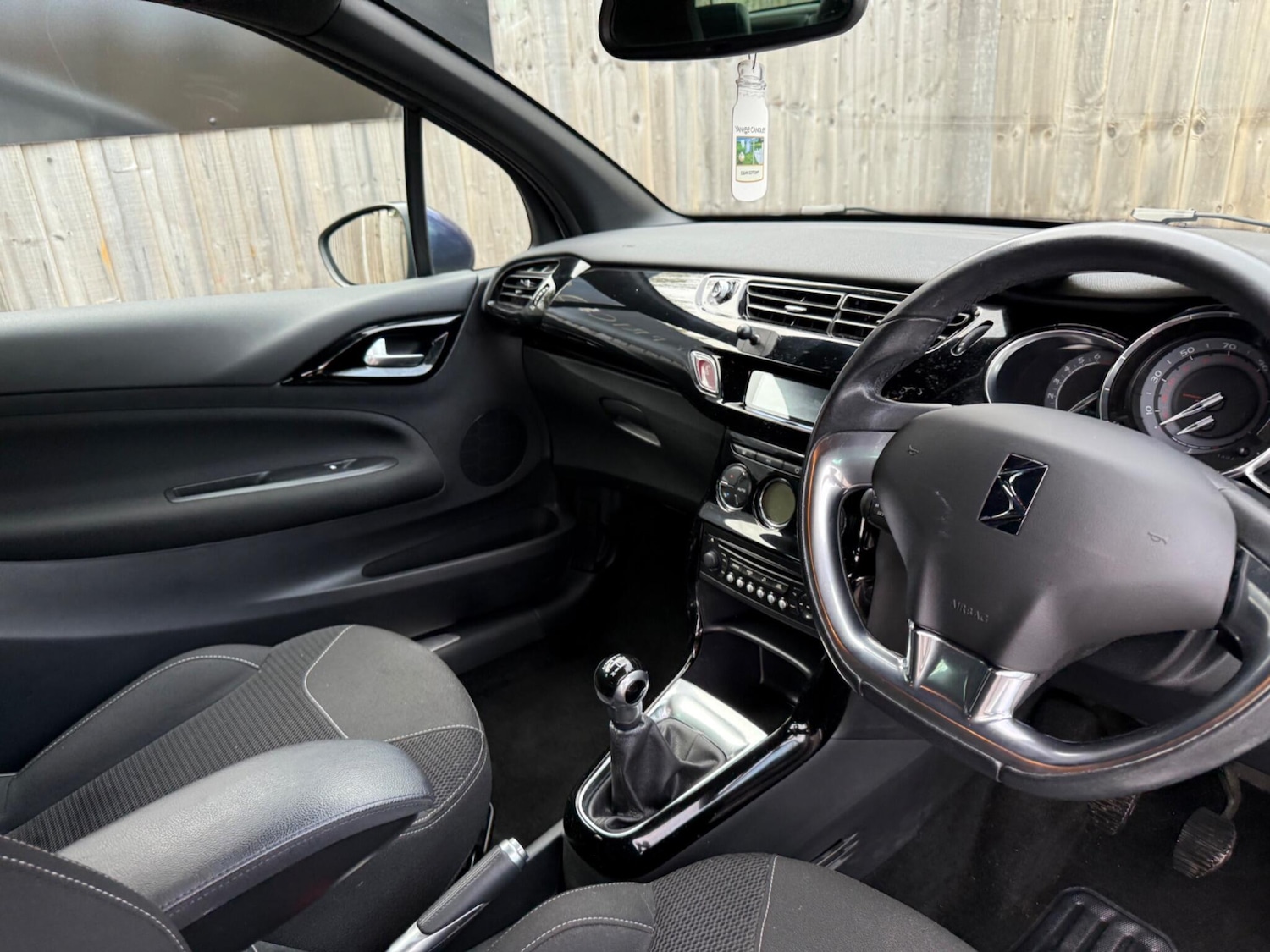 Used Citroen DS3 2013 for sale - 76607454: Photo 9