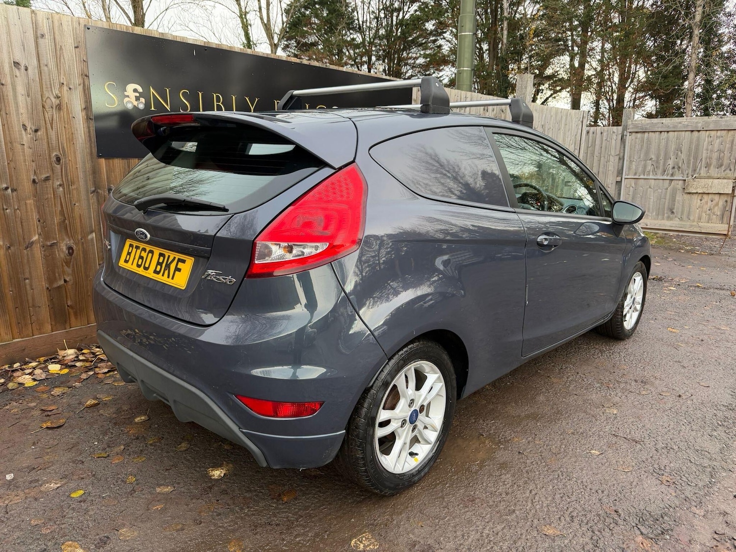 Used Ford Fiesta Van 2010 for sale - 76689787: Photo 8