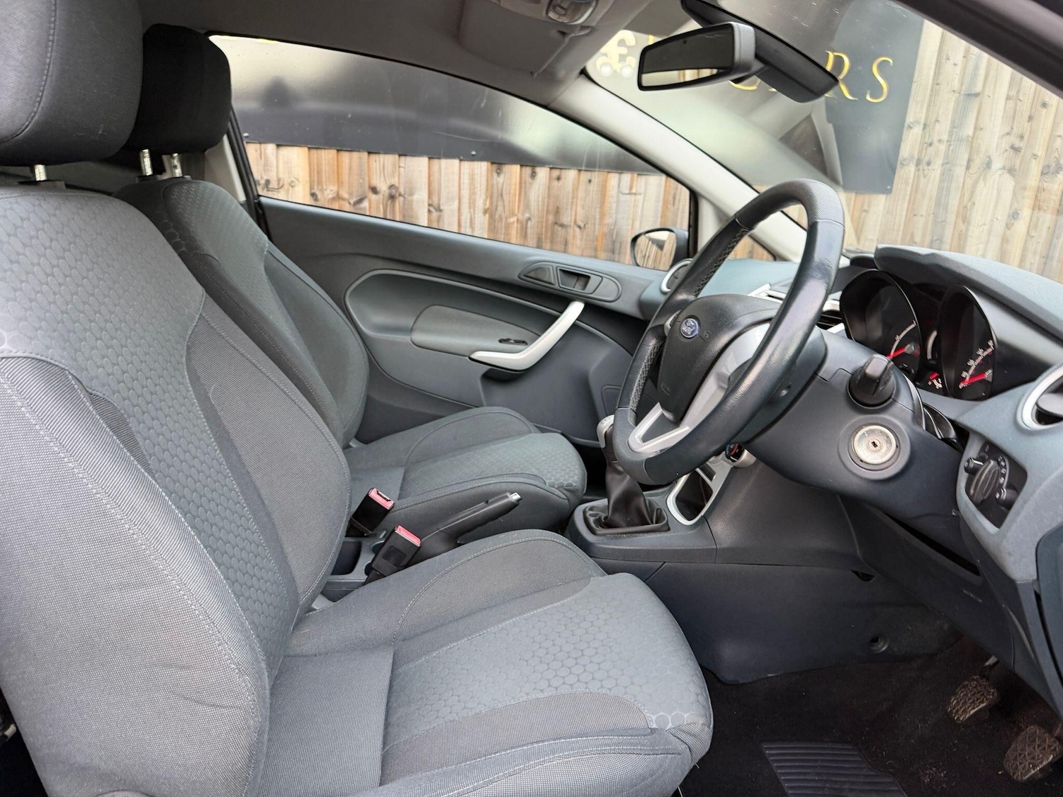 Used Ford Fiesta Van 2010 for sale - 76689787: Photo 9