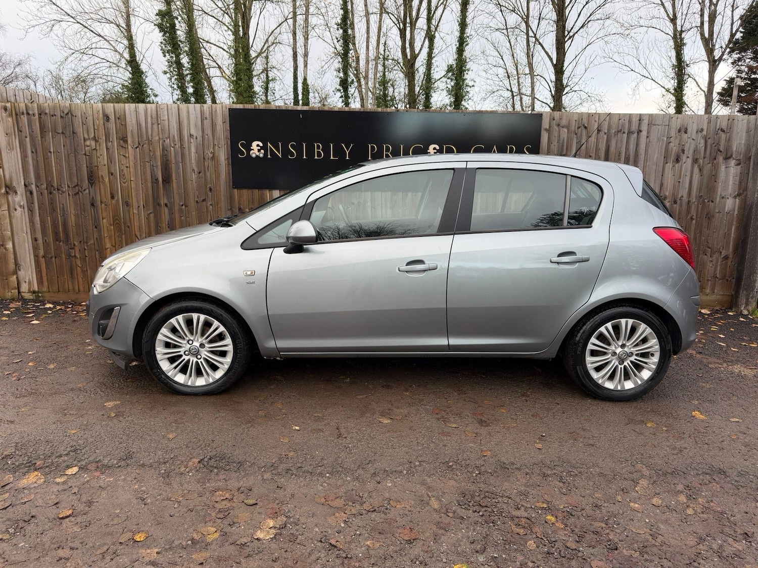 Used Vauxhall Corsa 2012 for sale - 76765842: Photo 5