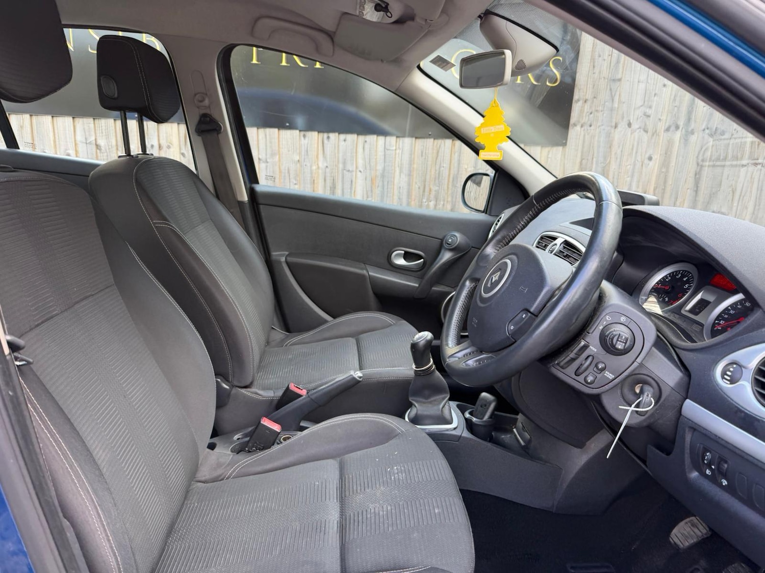 Used Renault Clio 2011 for sale - 76607218: Photo 10