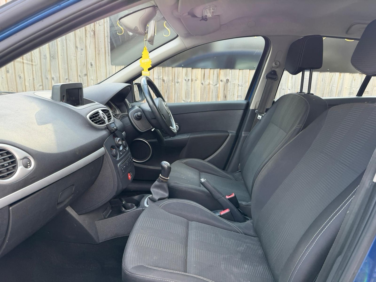 Used Renault Clio 2011 for sale - 76607218: Photo 14