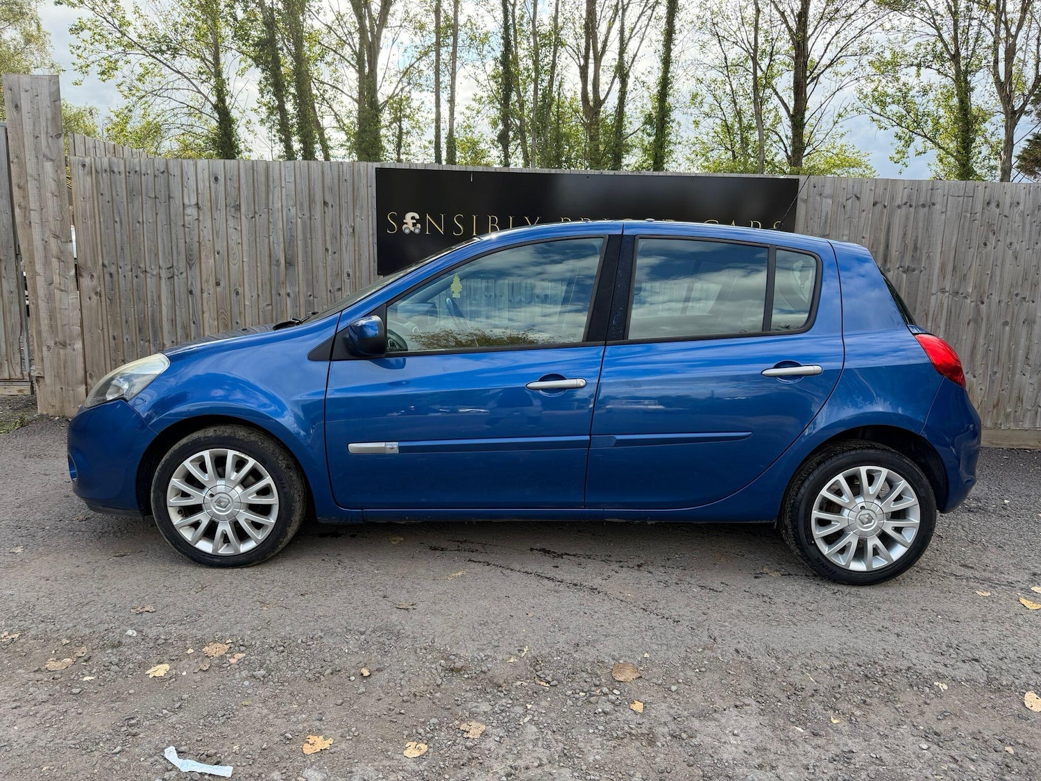Used Renault Clio 2011 for sale - 76607218: Photo 5