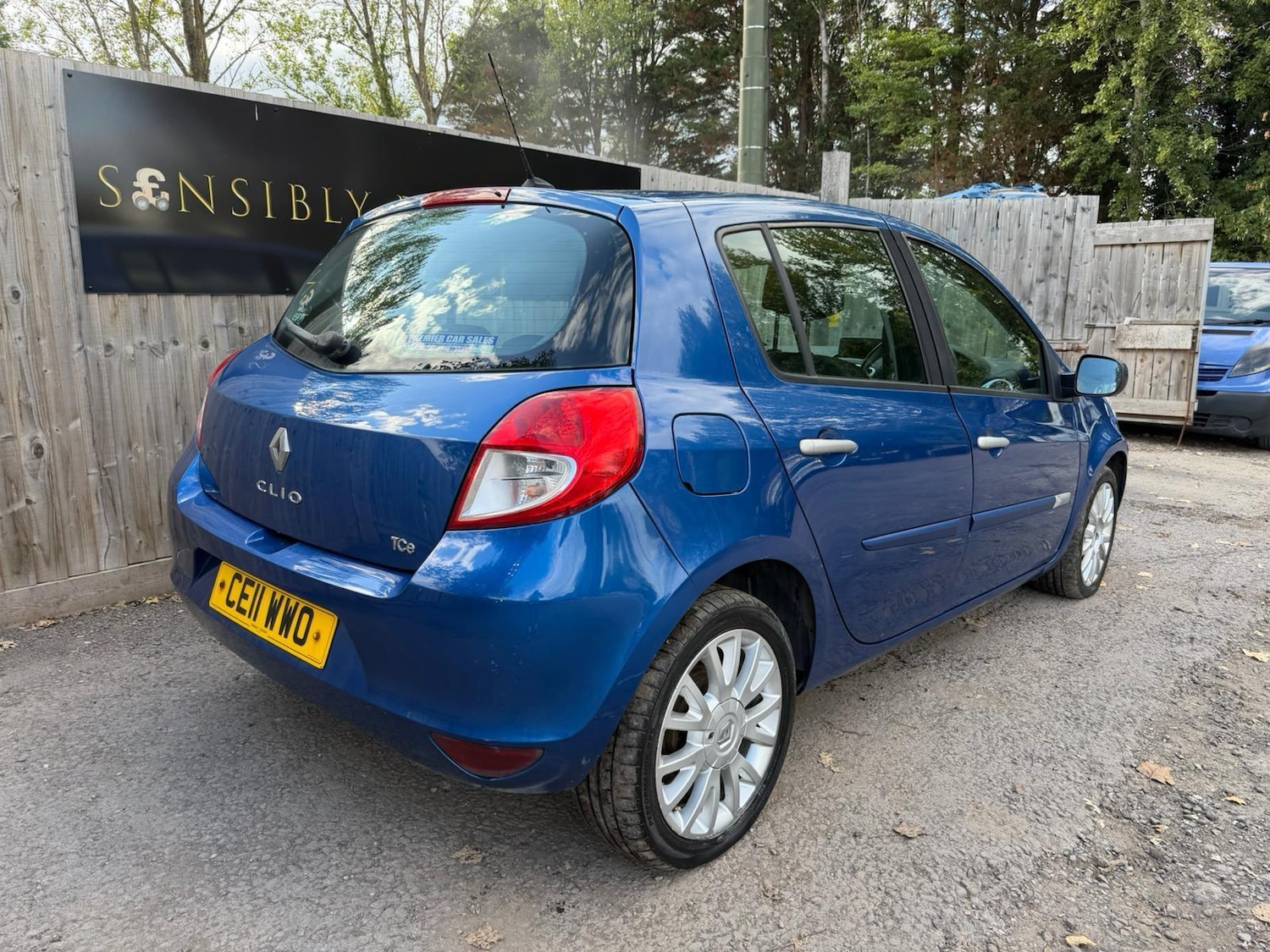 Used Renault Clio 2011 for sale - 76607218: Photo 8