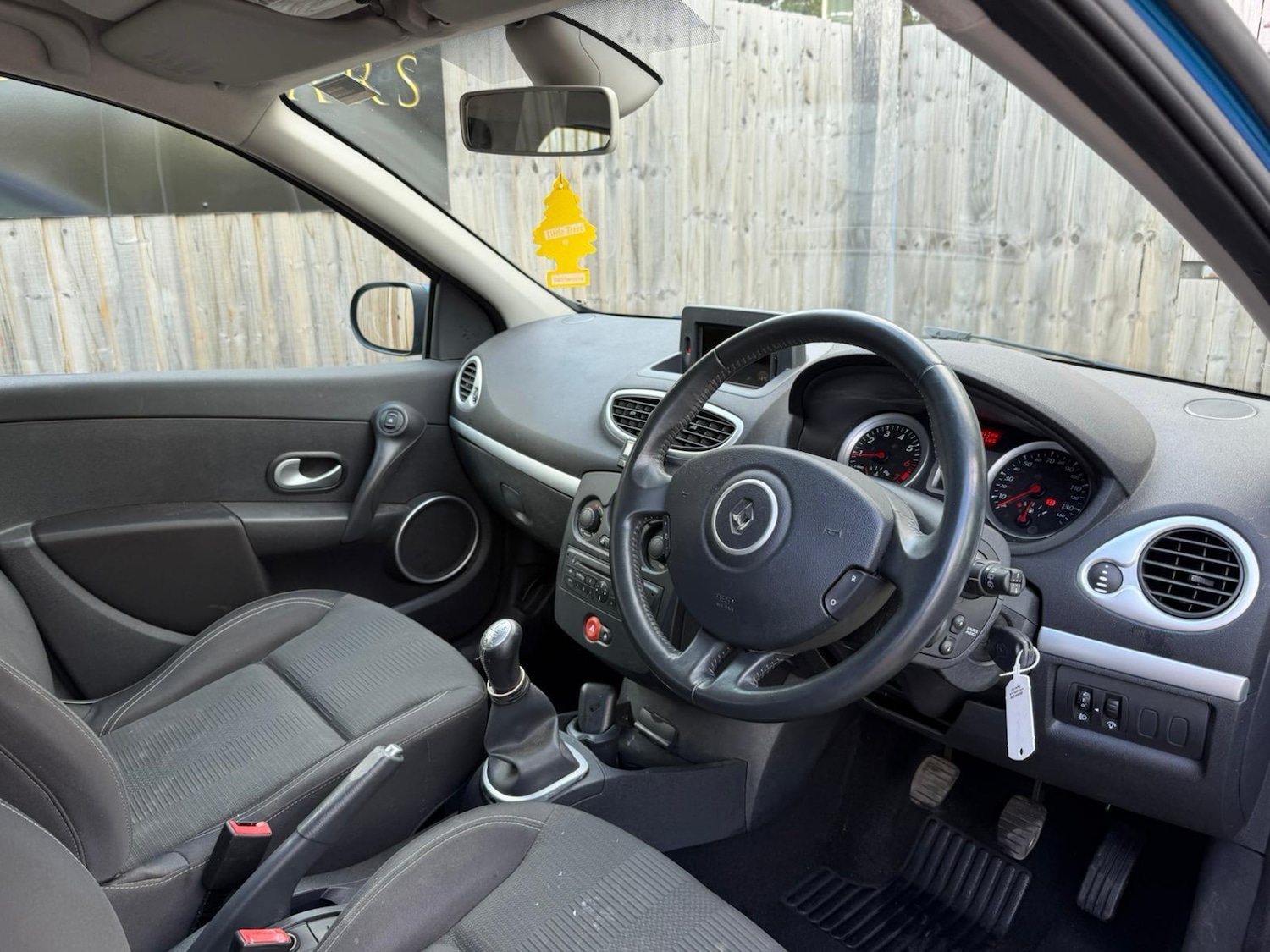 Used Renault Clio 2011 for sale - 76607218: Photo 9