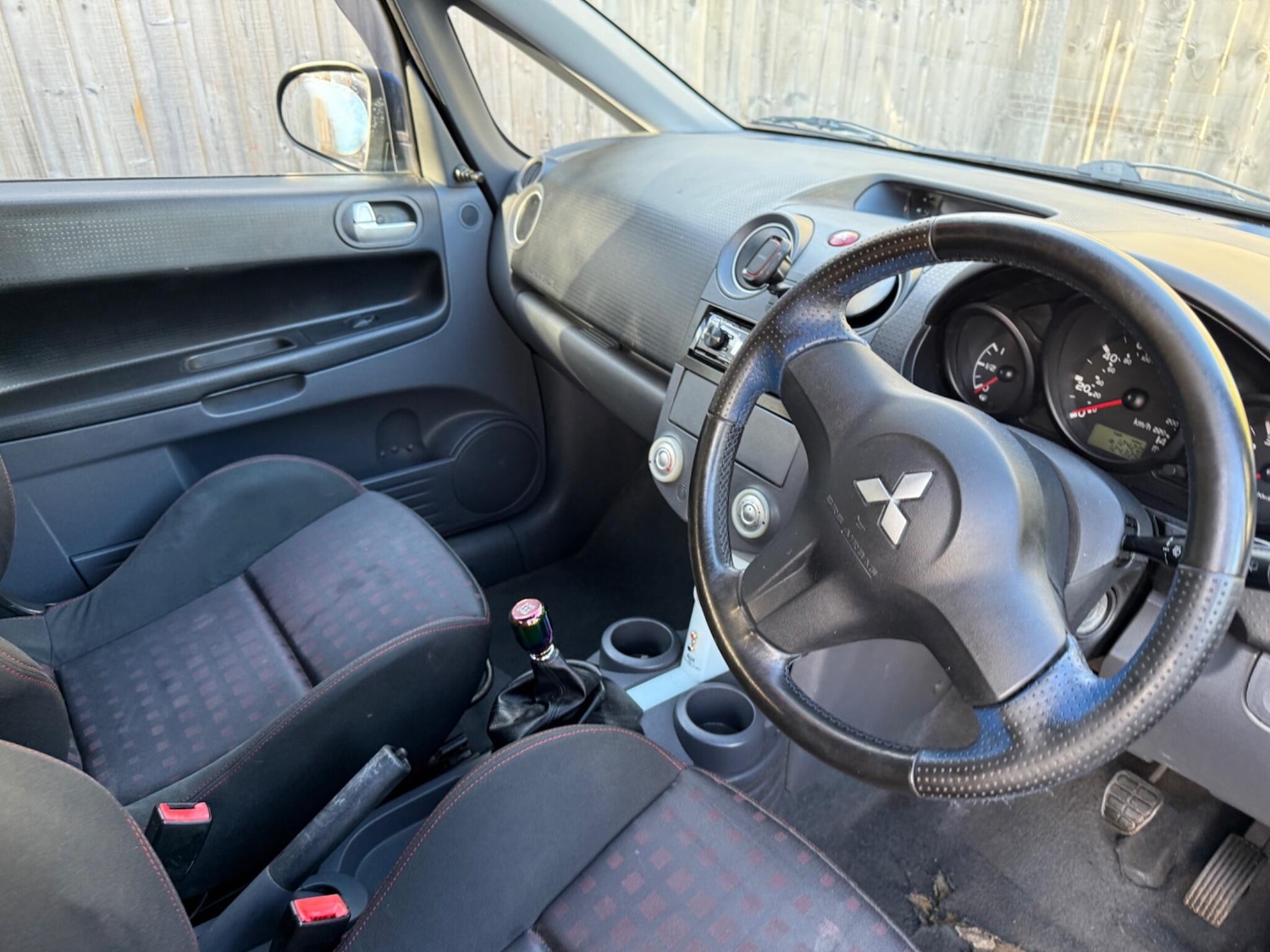 Used Mitsubishi Colt 2007 for sale - 76608363: Photo 8