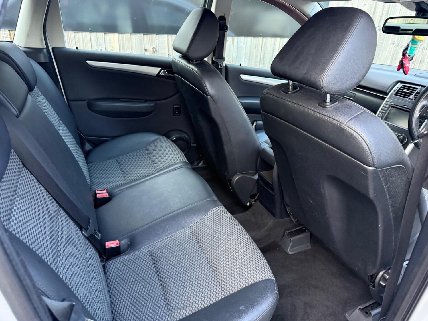 Used Mercedes-Benz B Class 2009 for sale - 76850000: Photo 11