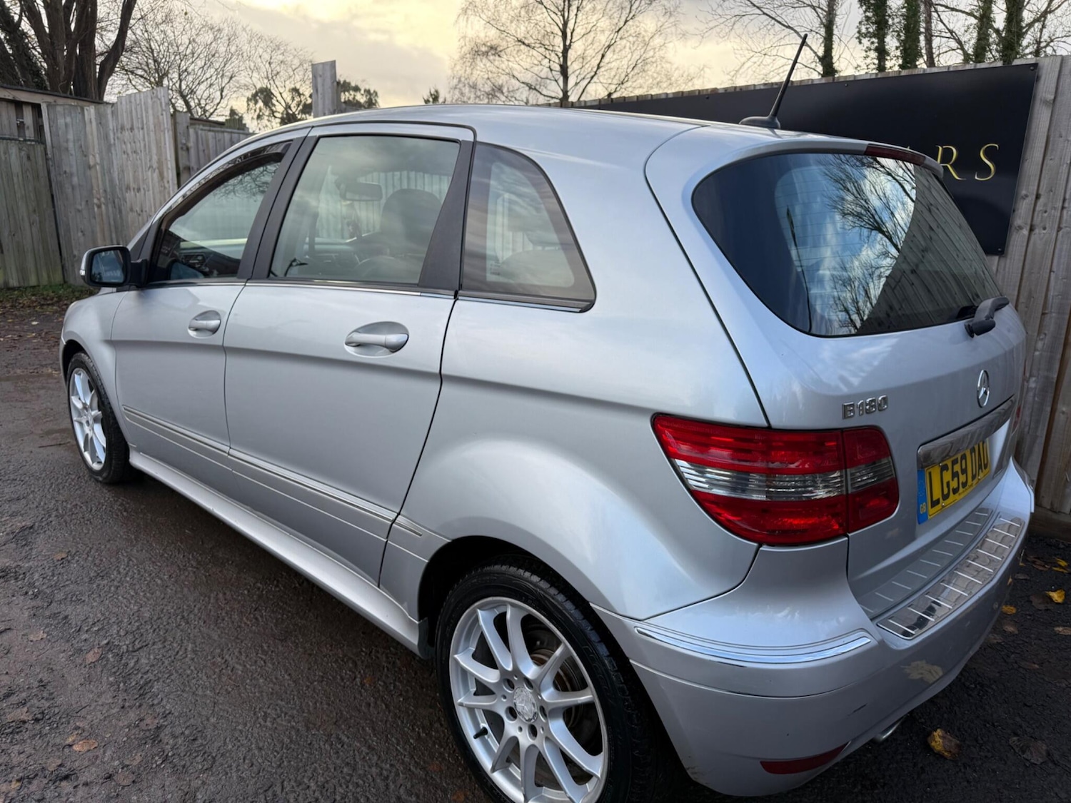 Used Mercedes-Benz B Class 2009 for sale - 76850000: Photo 4