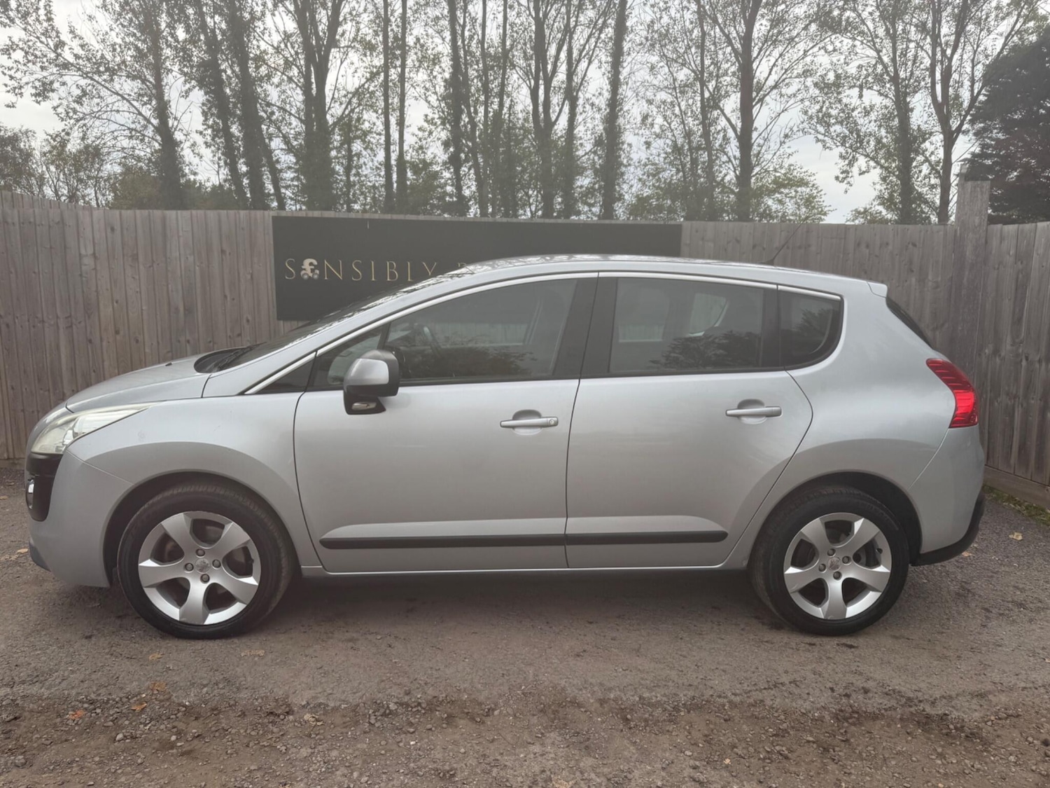 Used Peugeot 3008 2010 for sale - 76607375: Photo 5