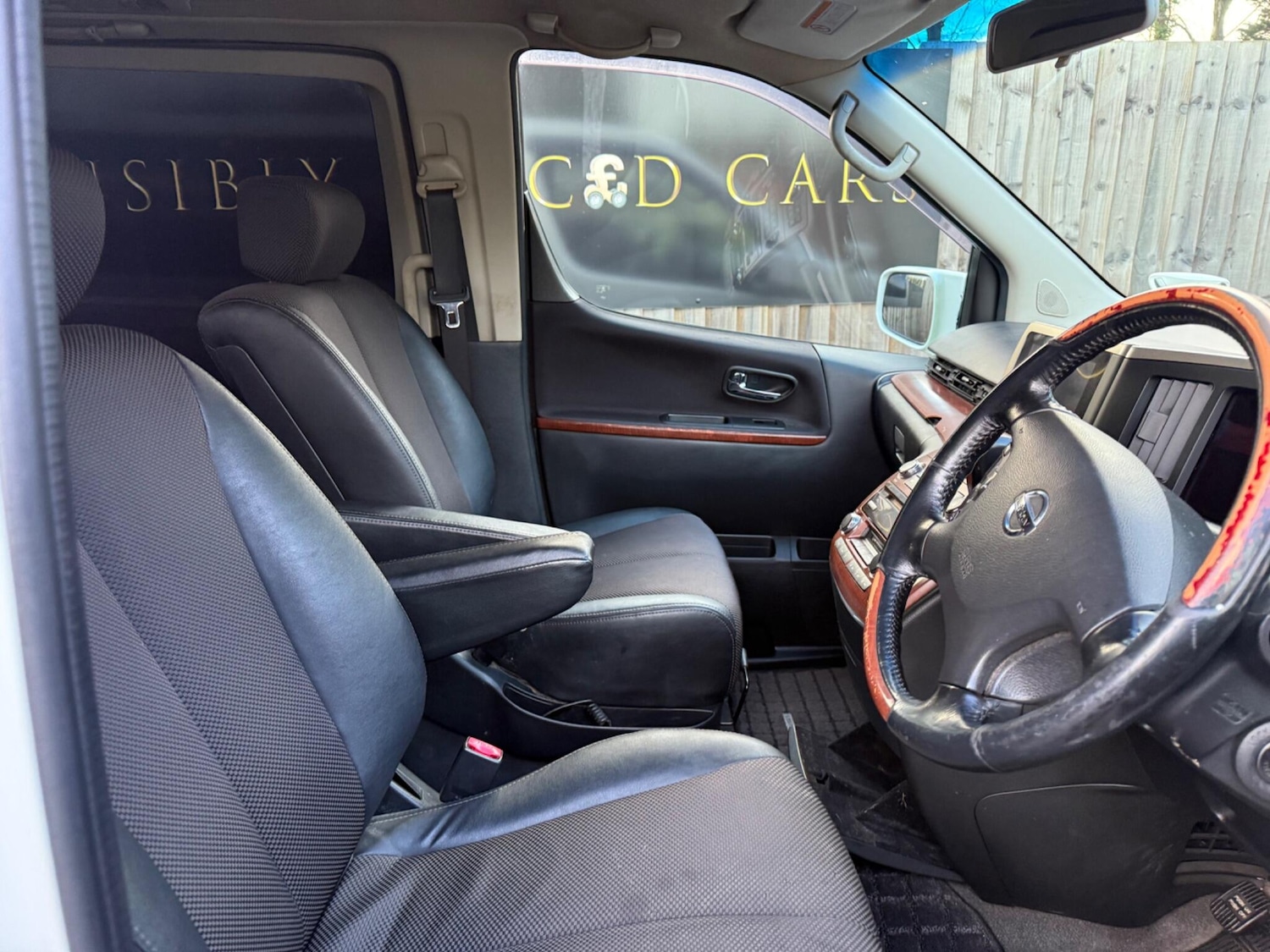 Used Nissan Elgrand for sale - 76964314: Photo 11