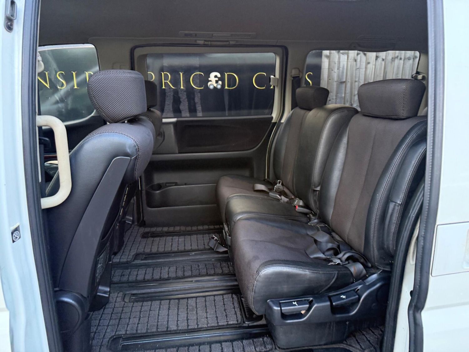 Used Nissan Elgrand for sale - 76964314: Photo 12