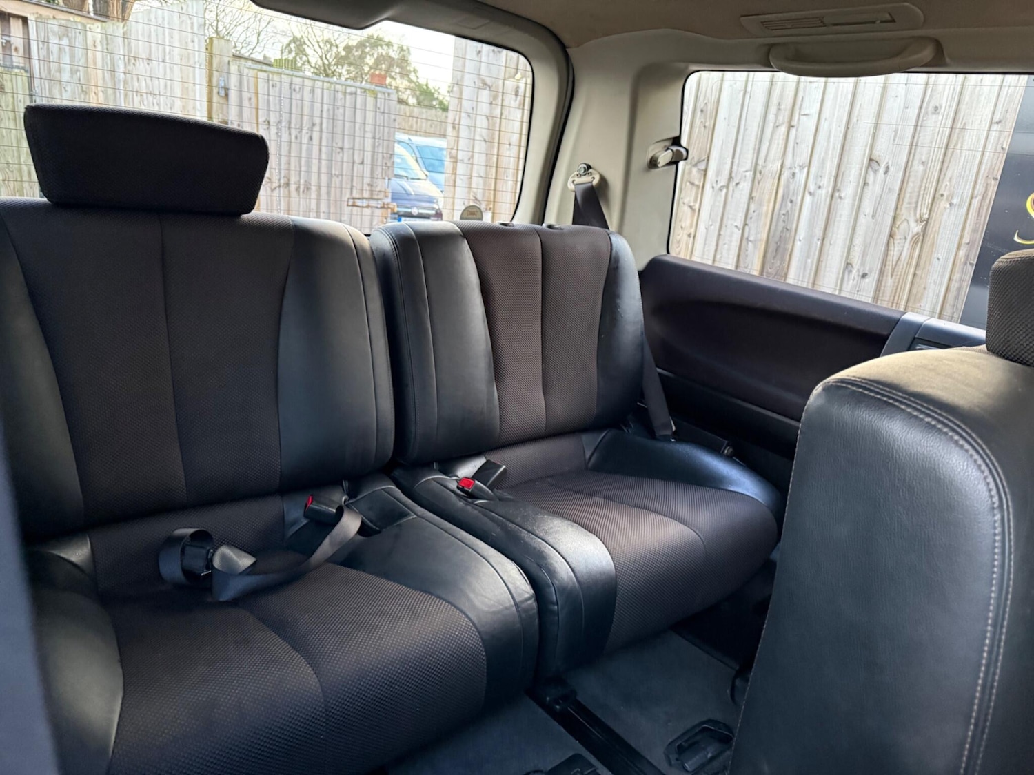 Used Nissan Elgrand for sale - 76964314: Photo 13