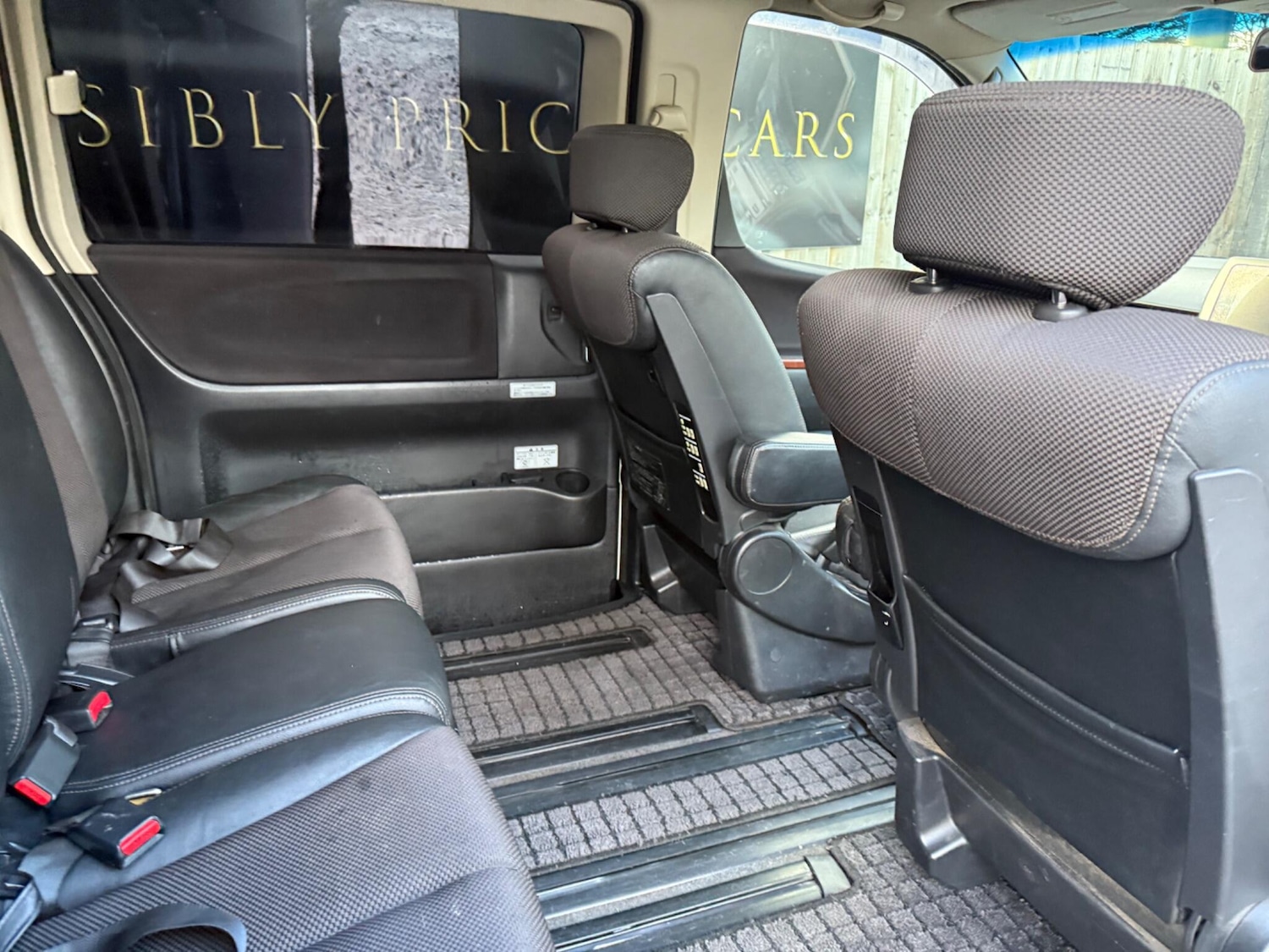 Used Nissan Elgrand for sale - 76964314: Photo 14