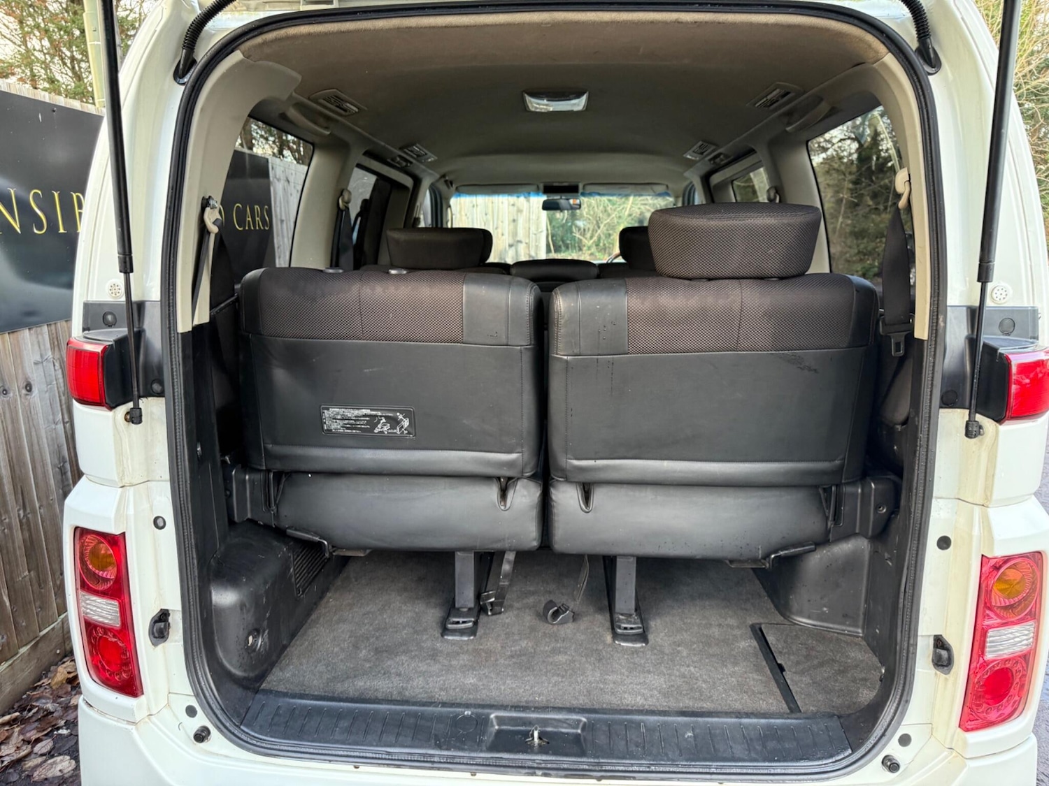 Used Nissan Elgrand for sale - 76964314: Photo 21