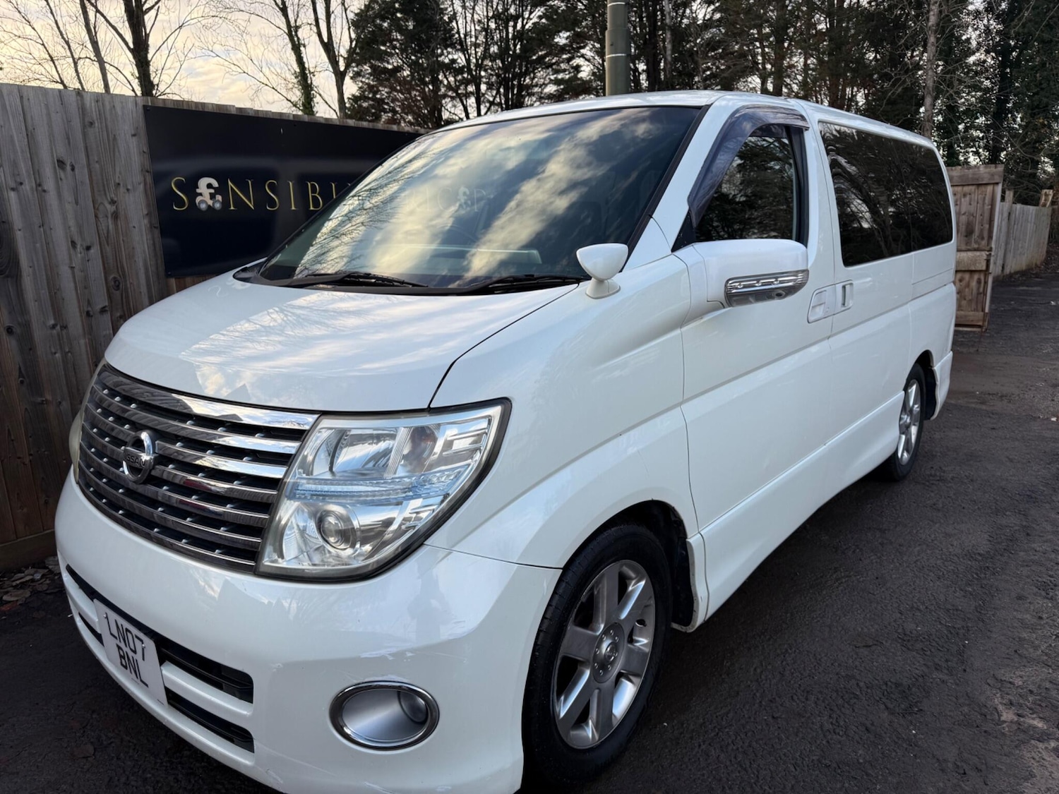 Used Nissan Elgrand for sale - 76964314: Photo 3