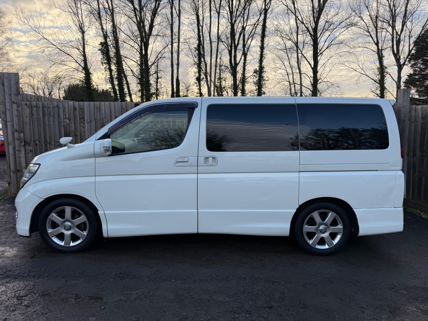 Used Nissan Elgrand for sale - 76964314: Photo 6