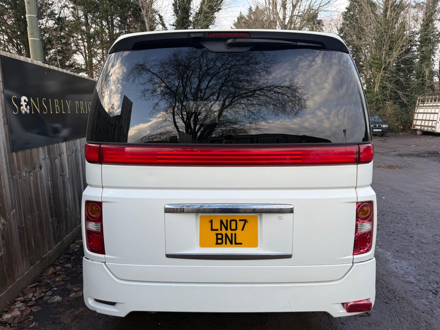 Used Nissan Elgrand for sale - 76964314: Photo 7