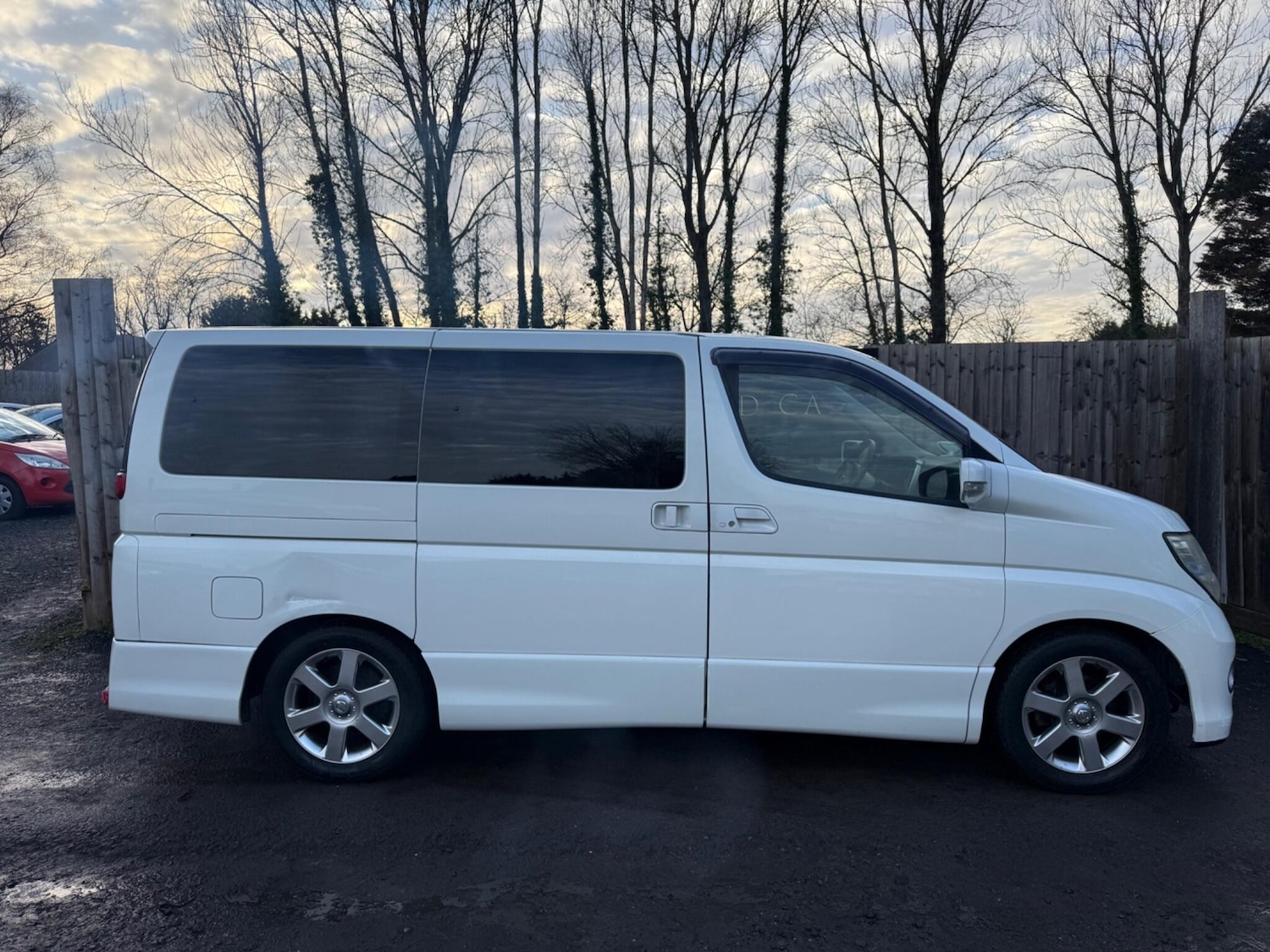 Used Nissan Elgrand for sale - 76964314: Photo 8