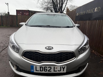 Used Kia Ceed 2012 for sale - 76952742: Photo