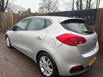 Used Kia Ceed 2012 for sale - 76952742: Photo