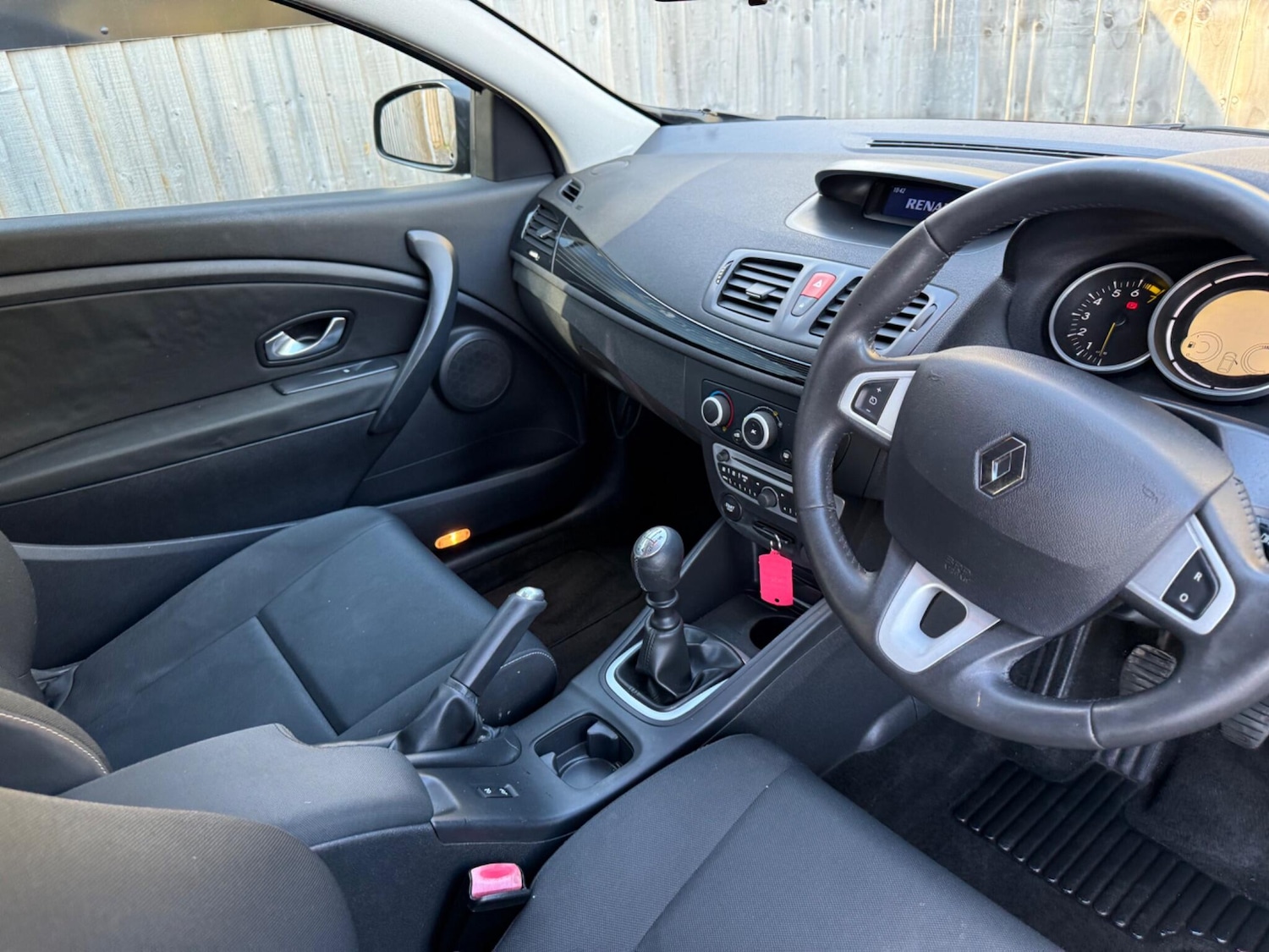 Used Renault Megane 2010 for sale - 76607448: Photo 9