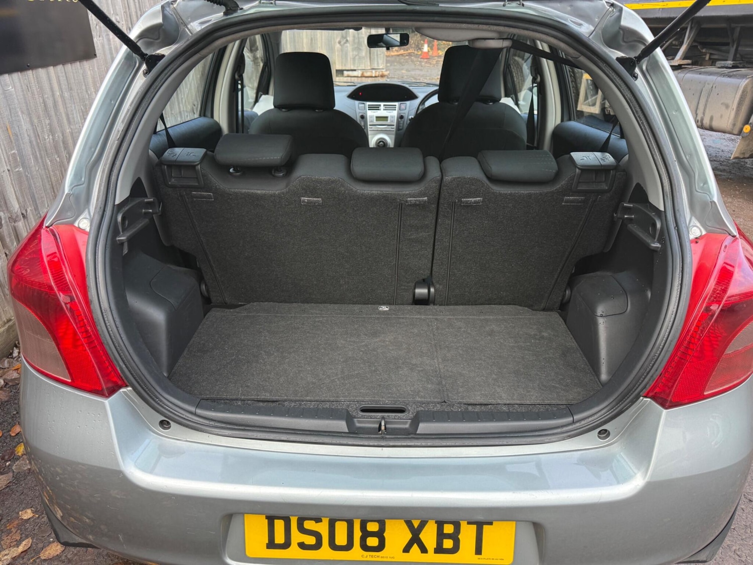 Used Toyota Yaris 2008 for sale - 76850166: Photo 11