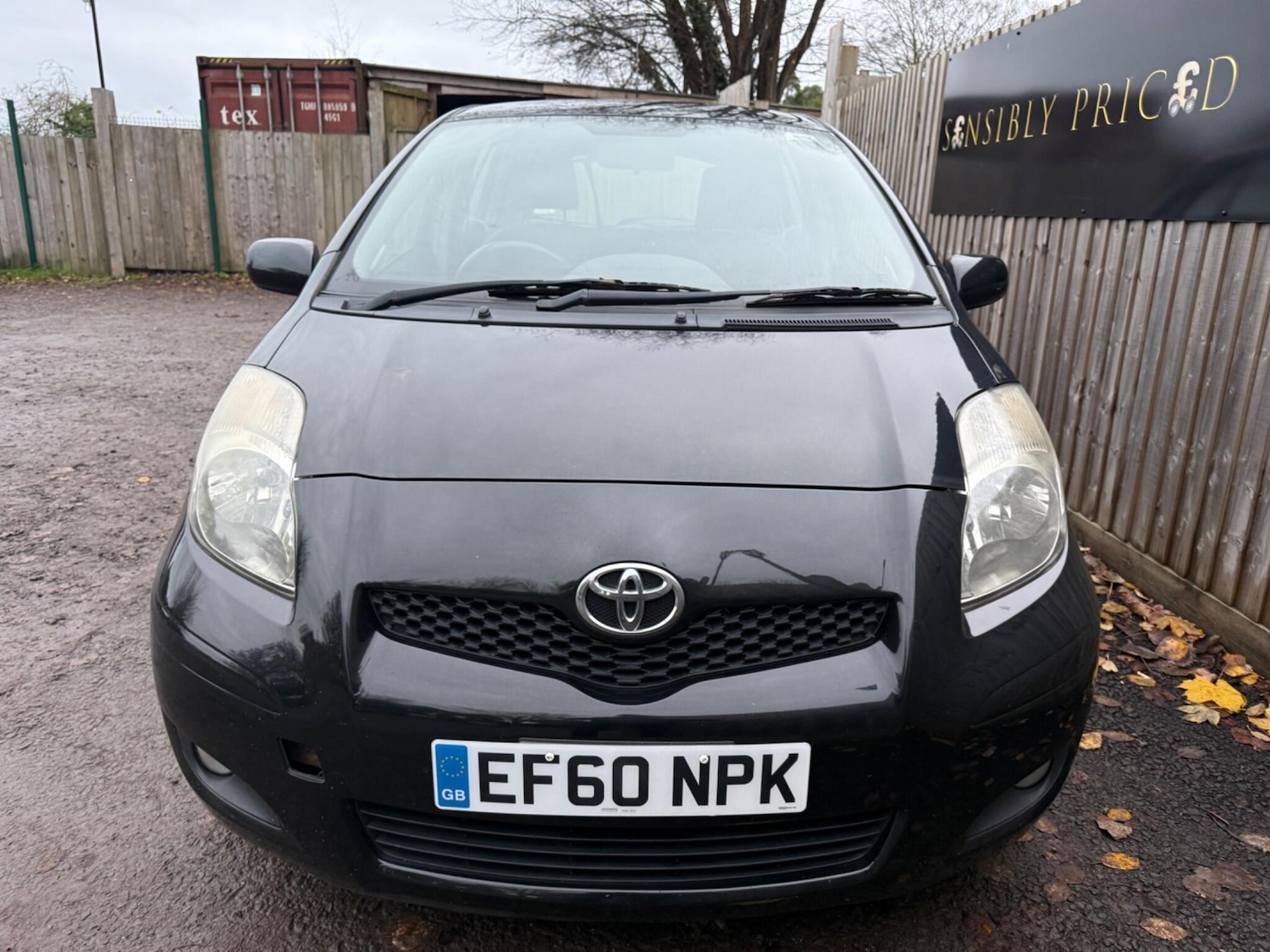 Used Toyota Yaris 2010 for sale - 76759591: Photo 2