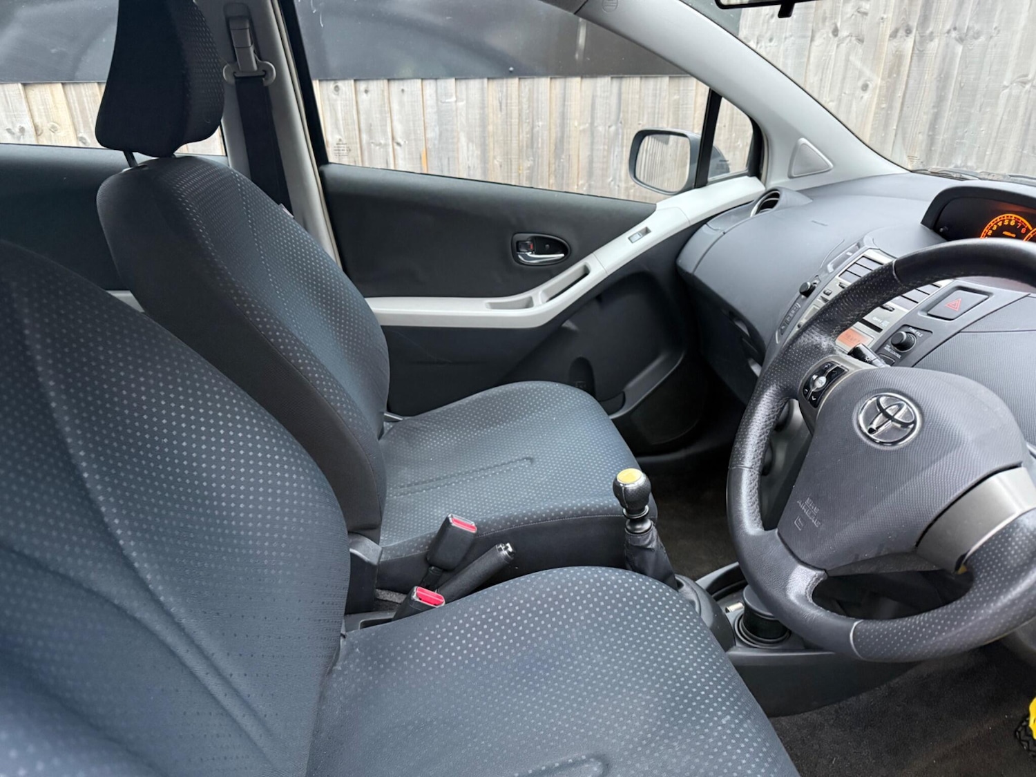 Used Toyota Yaris 2010 for sale - 76759591: Photo 6