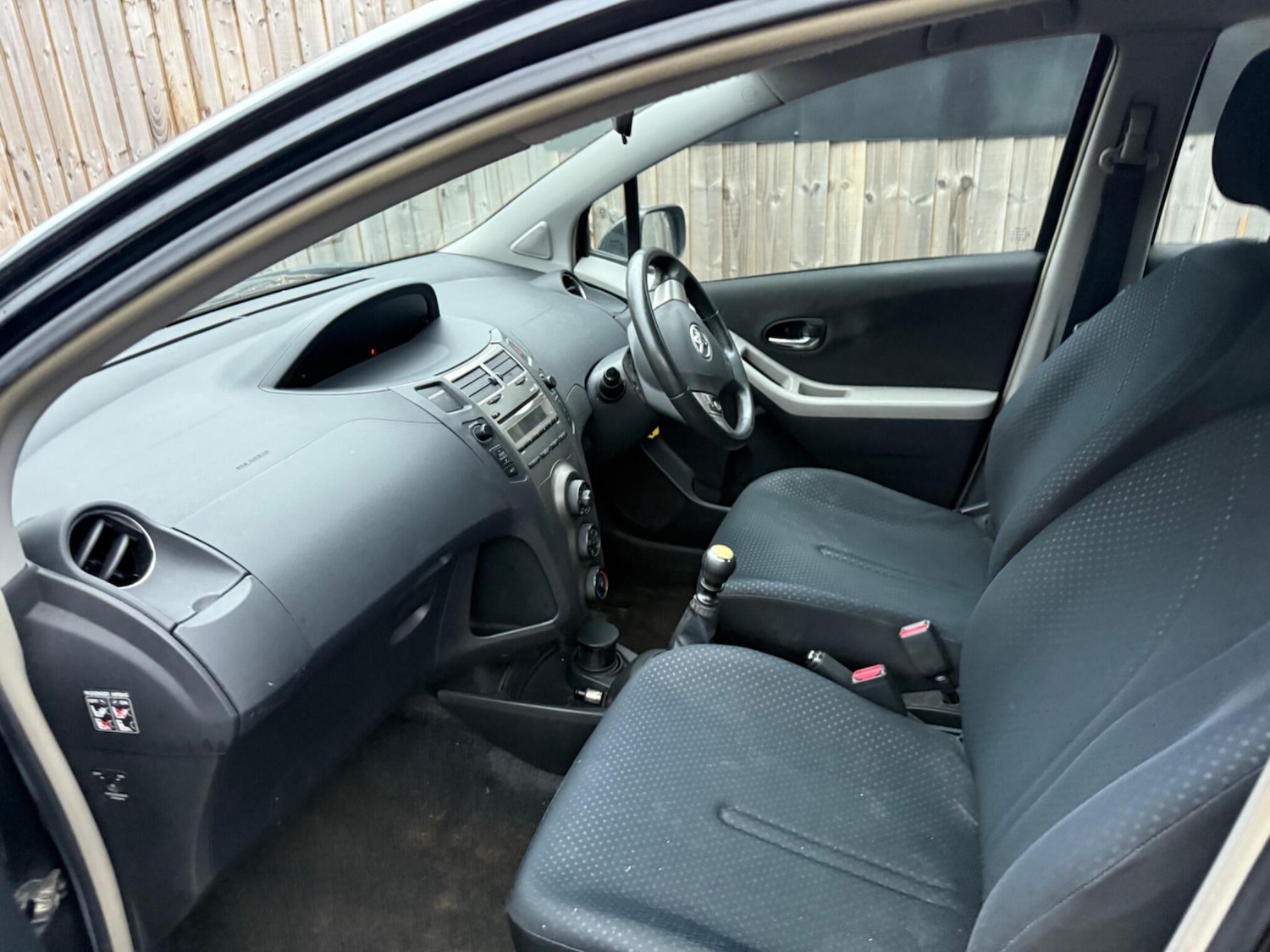 Used Toyota Yaris 2010 for sale - 76759591: Photo 8