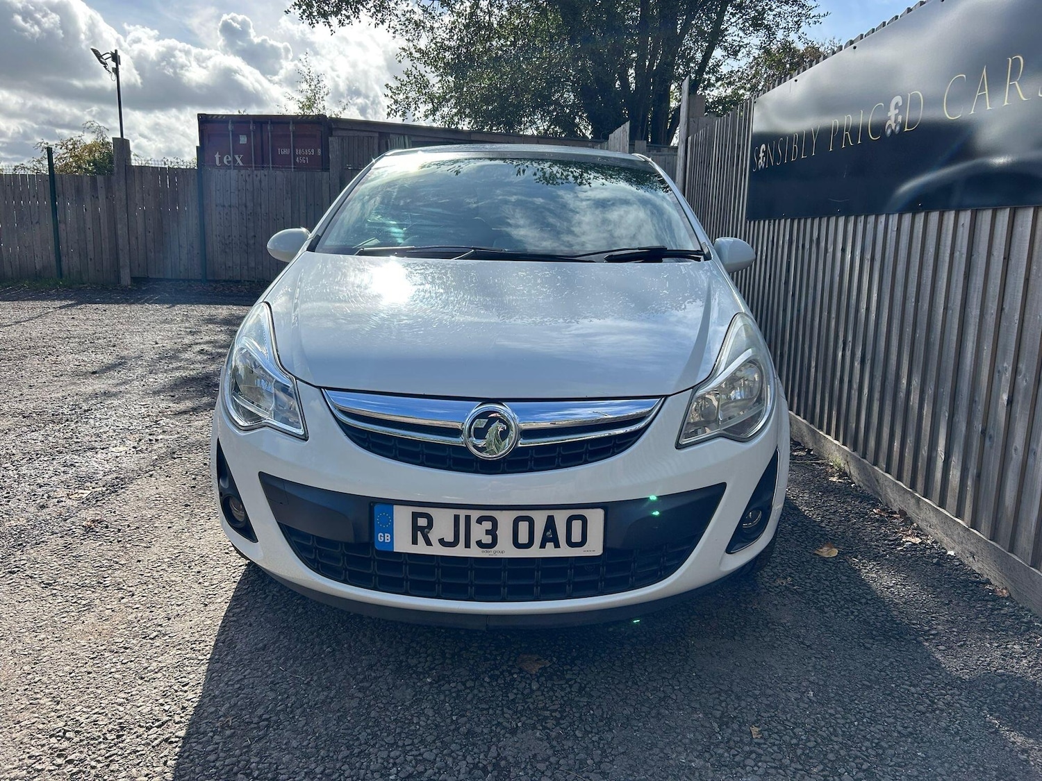 Used Vauxhall Corsa 2013 for sale - 76607055: Photo 2