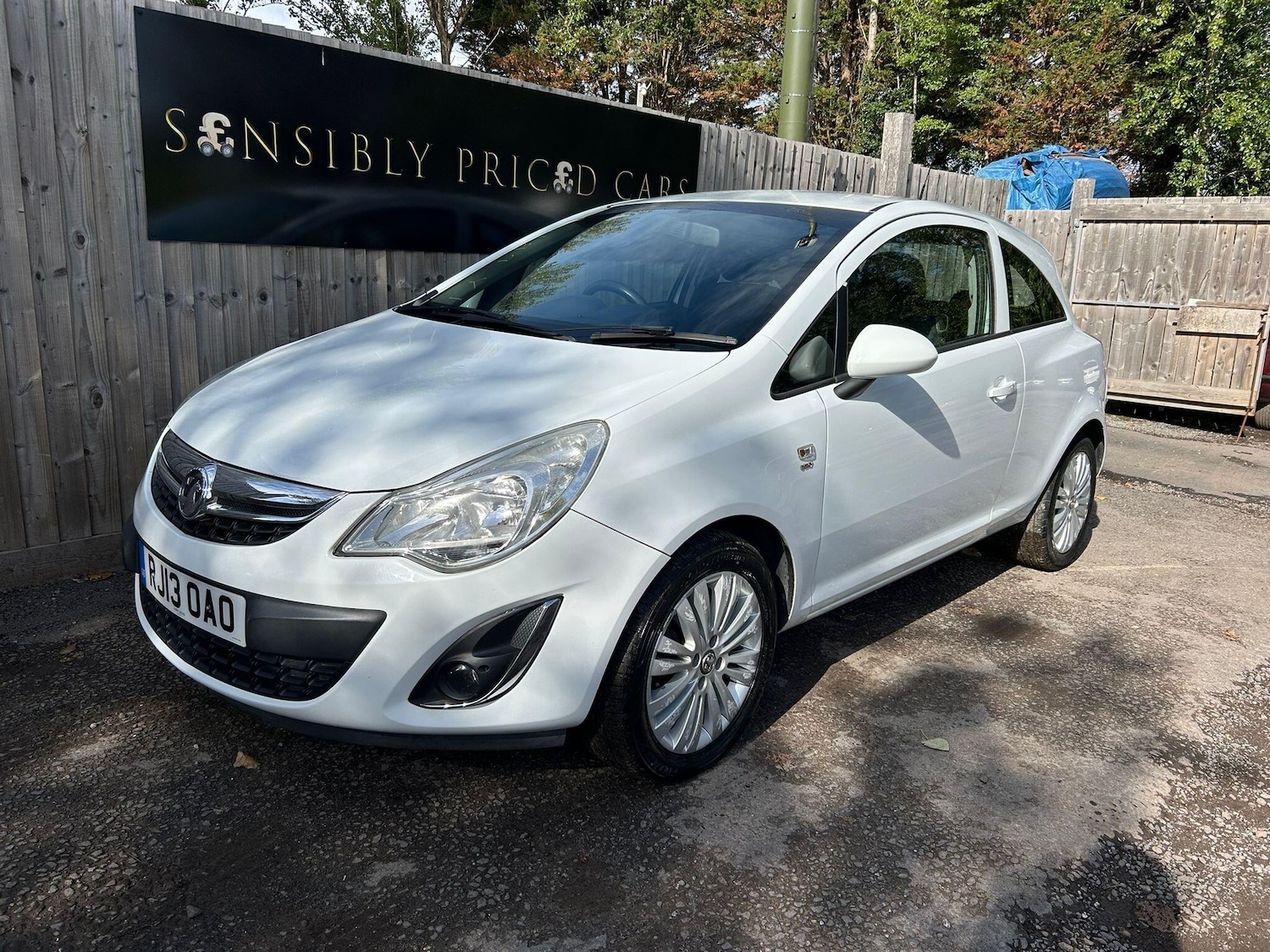 Used Vauxhall Corsa 2013 for sale - 76607055: Photo 3