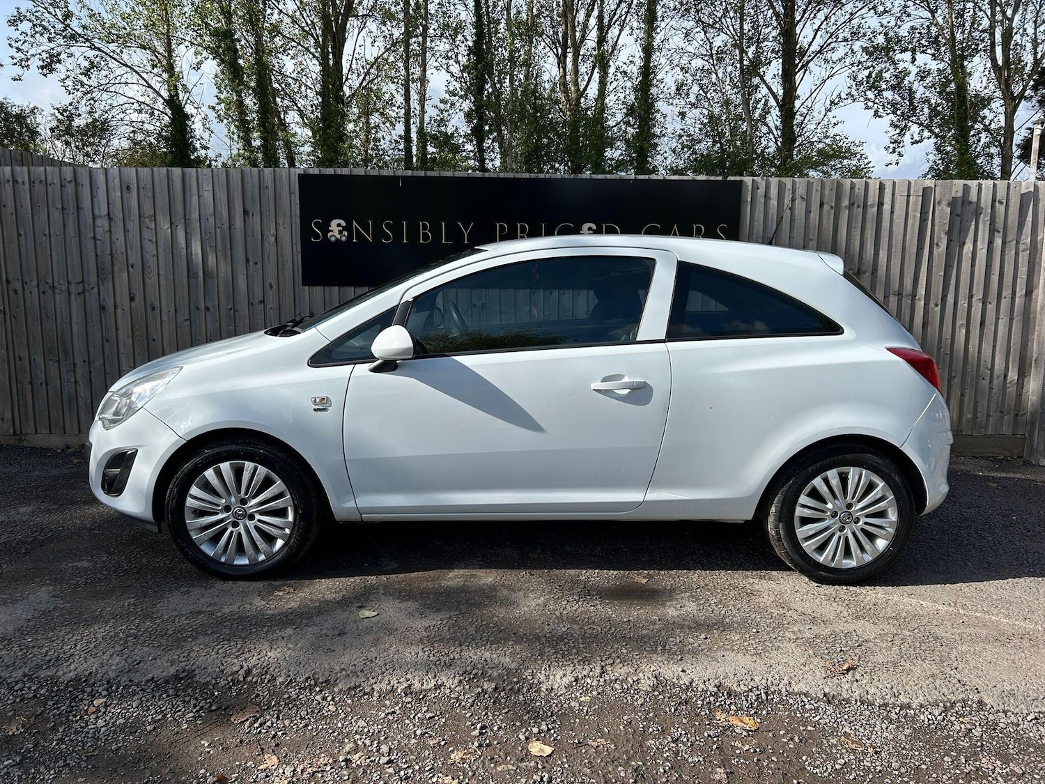 Used Vauxhall Corsa 2013 for sale - 76607055: Photo 5