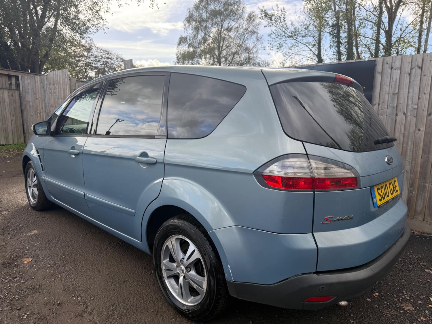 Used Ford S-Max 2010 for sale - 76608502: Photo 4