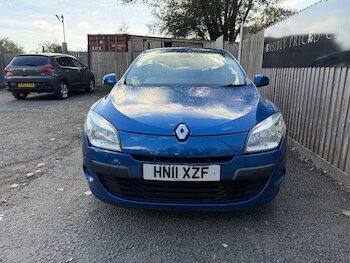 Used Renault Megane 2011 for sale - 76608125: Photo