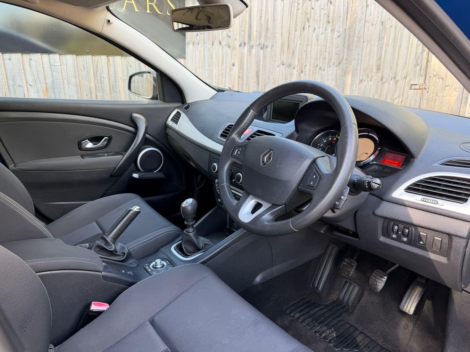 Used Renault Megane 2011 for sale - 76608125: Photo 9