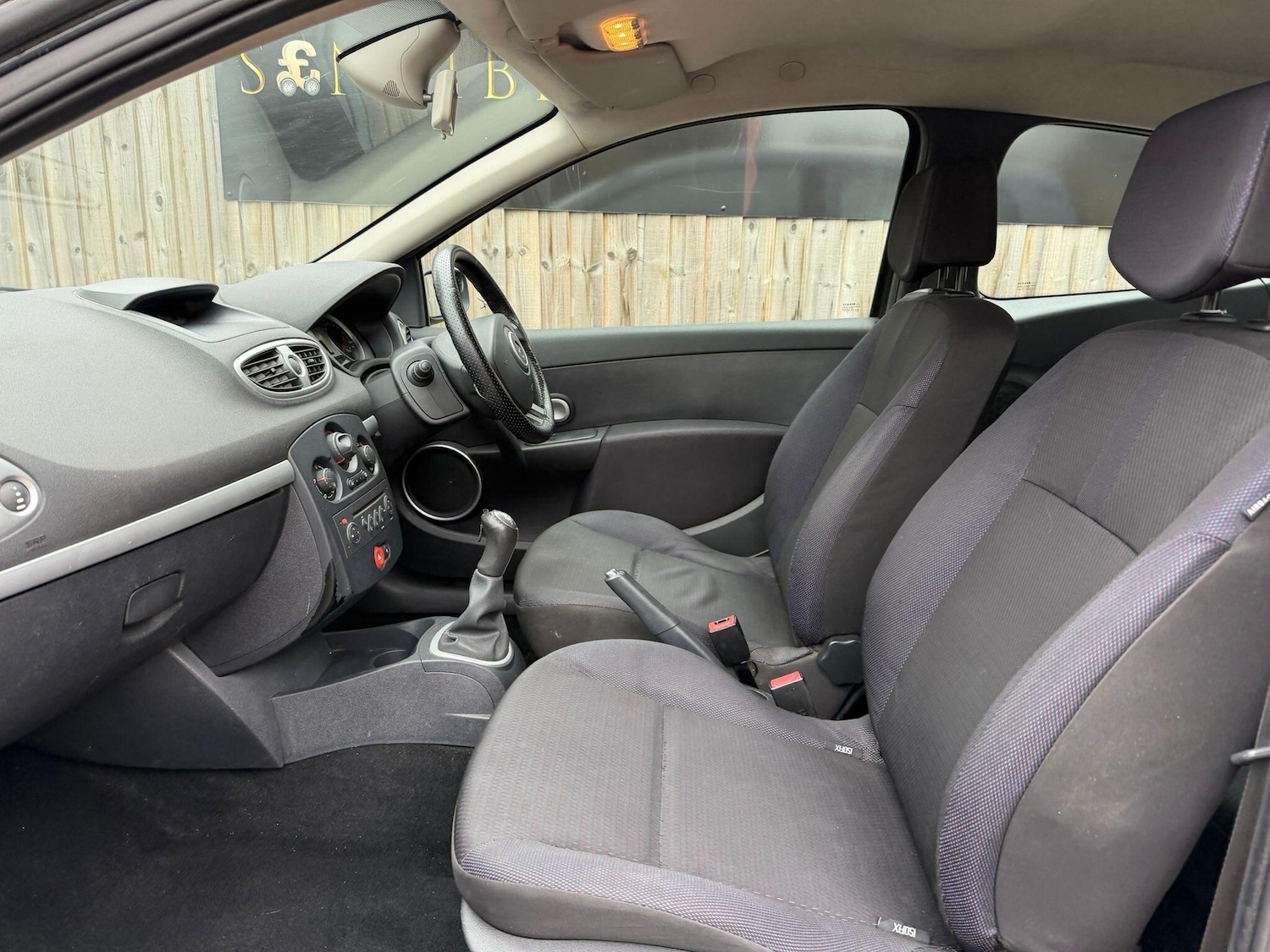 Used Renault Clio 2009 for sale - 76607279: Photo 14