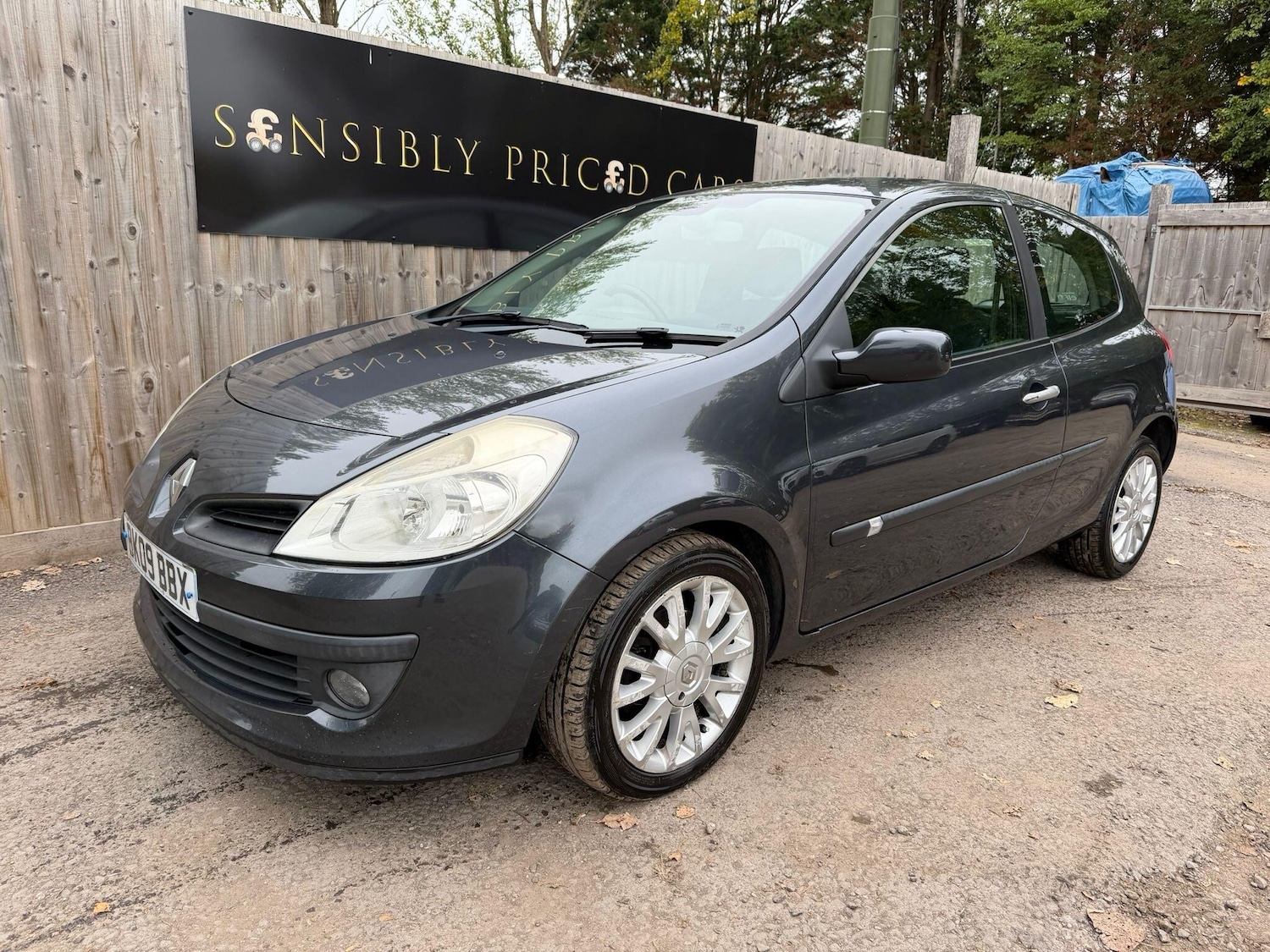 Used Renault Clio 2009 for sale - 76607279: Photo 3