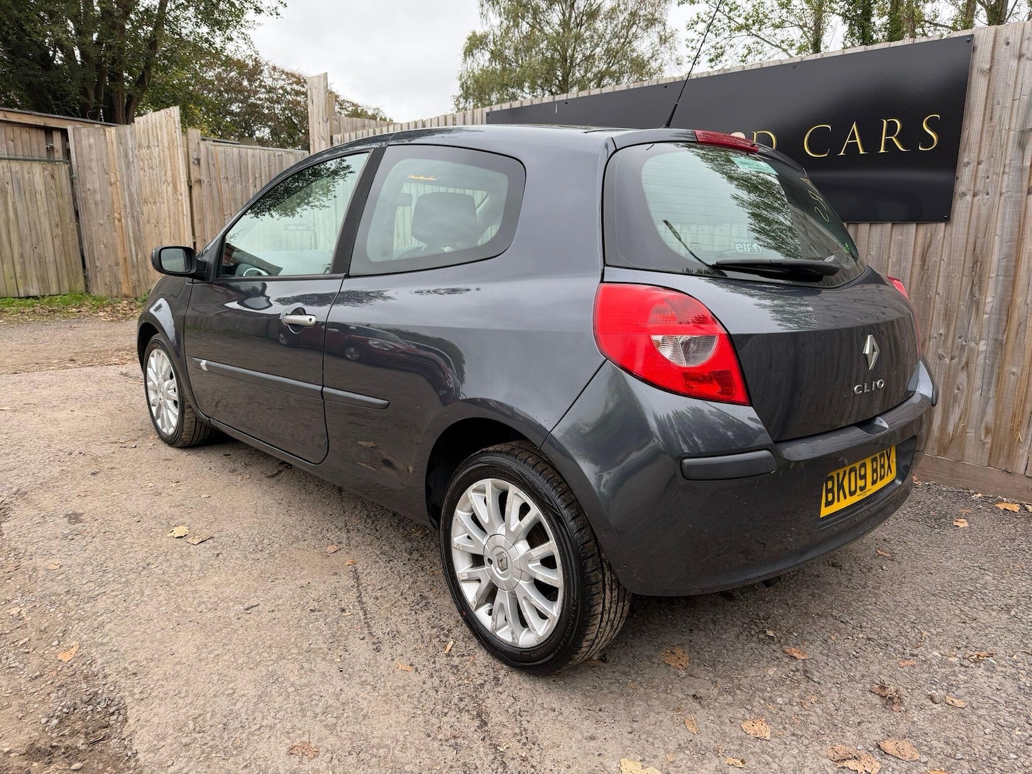 Used Renault Clio 2009 for sale - 76607279: Photo 4