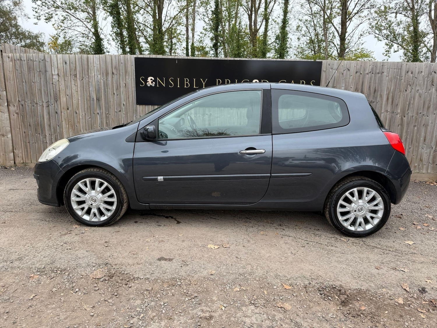 Used Renault Clio 2009 for sale - 76607279: Photo 5