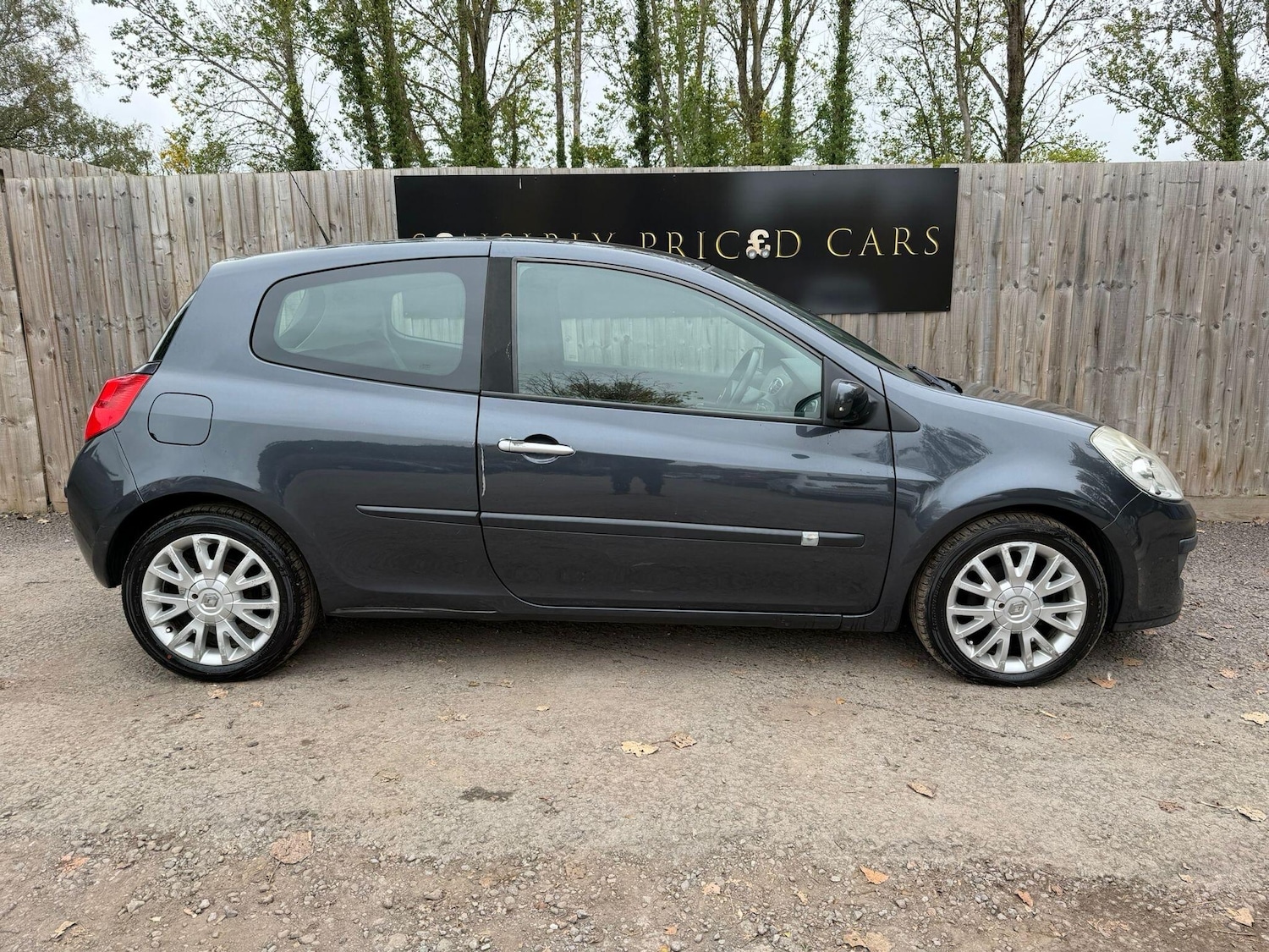 Used Renault Clio 2009 for sale - 76607279: Photo 8