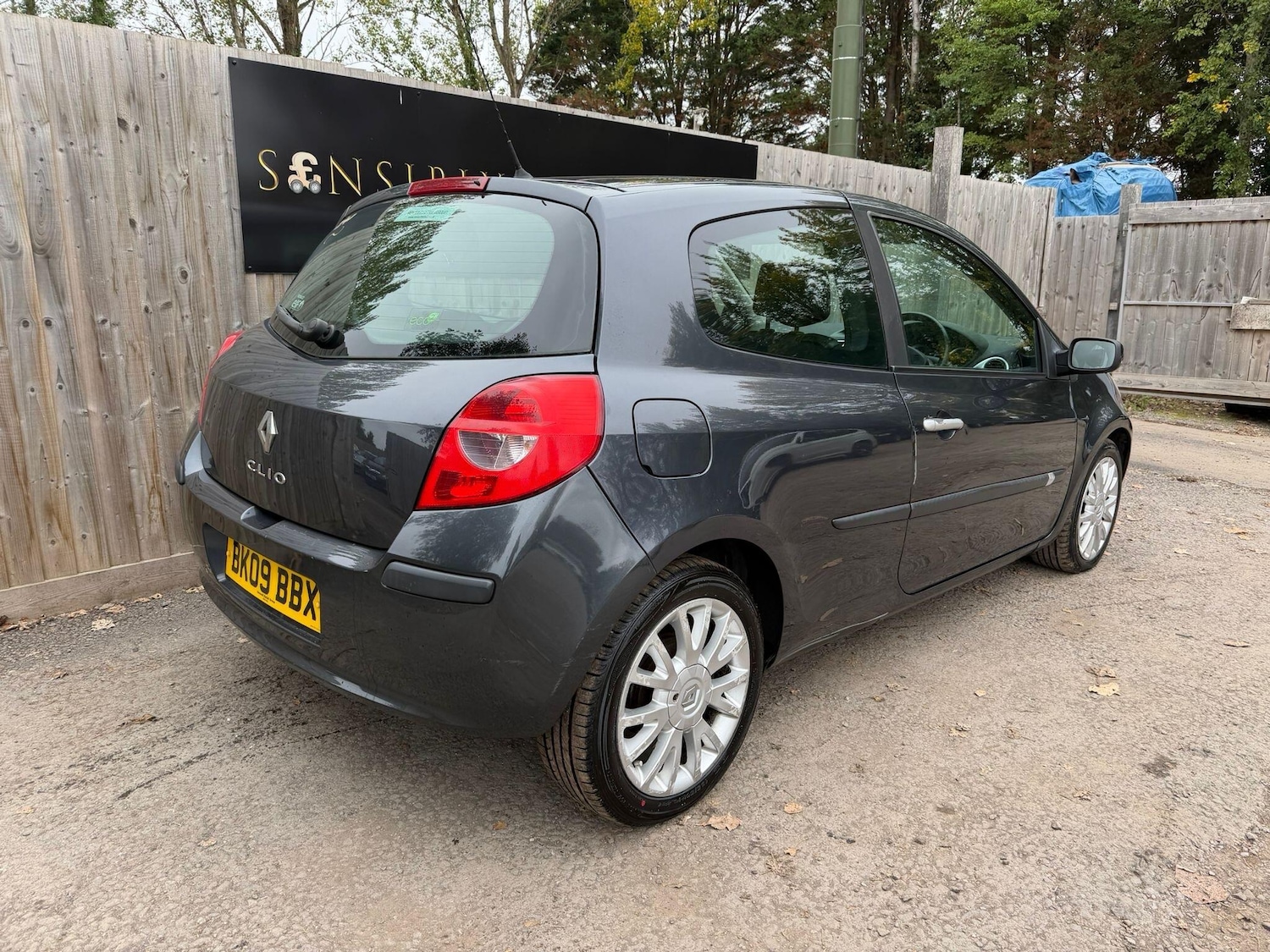 Used Renault Clio 2009 for sale - 76607279: Photo 9