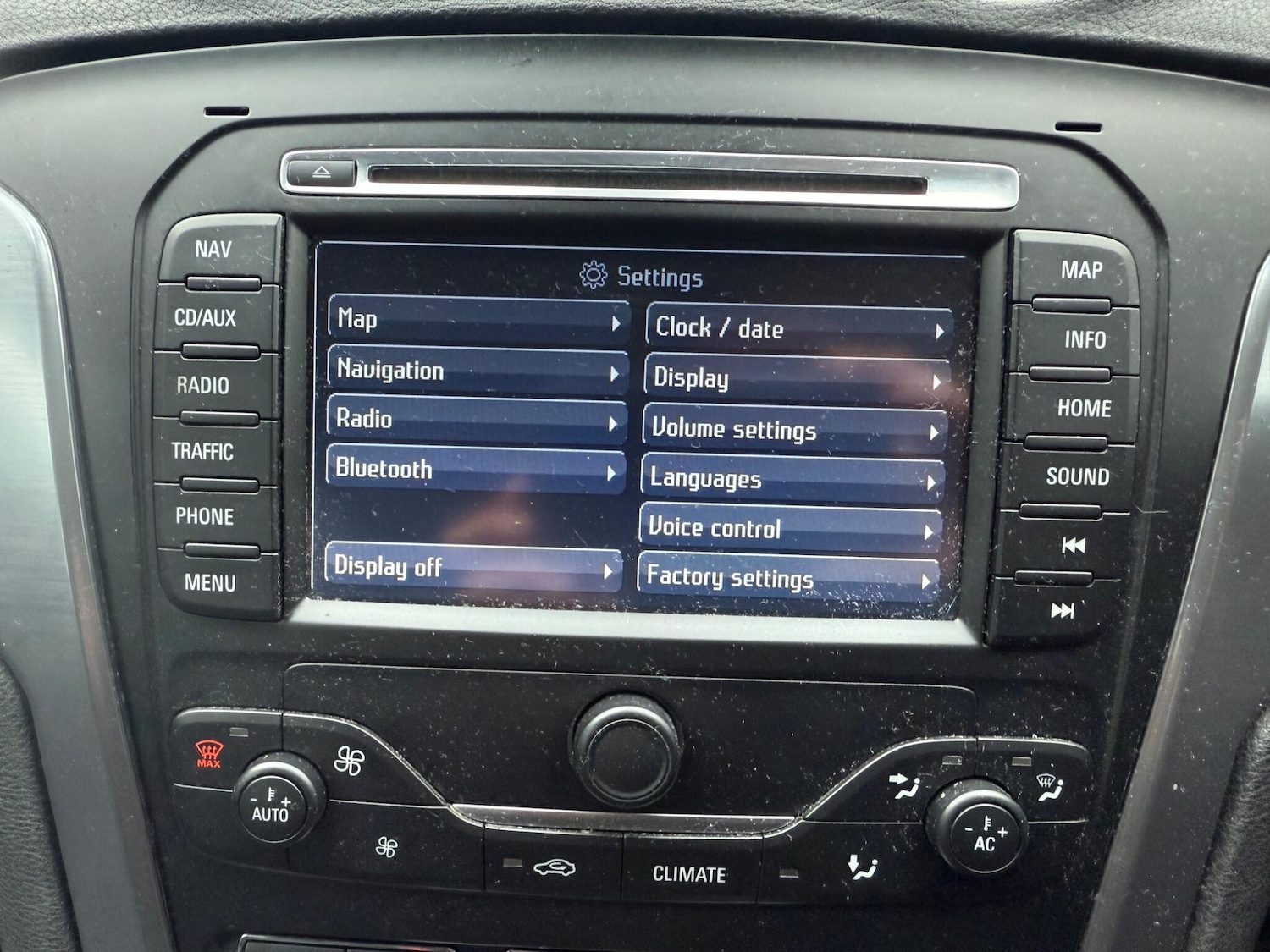 Used Ford Mondeo 2011 for sale - 76608319: Photo 16