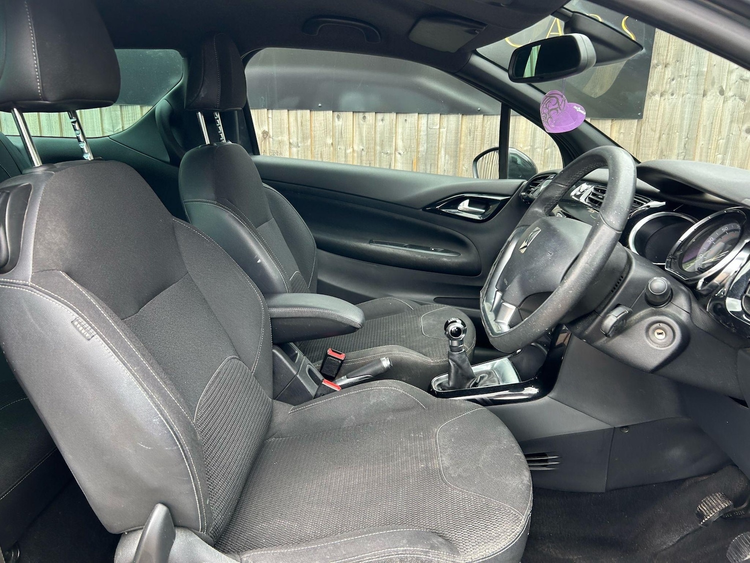 Used Citroen DS3 2013 for sale - 76608580: Photo 9