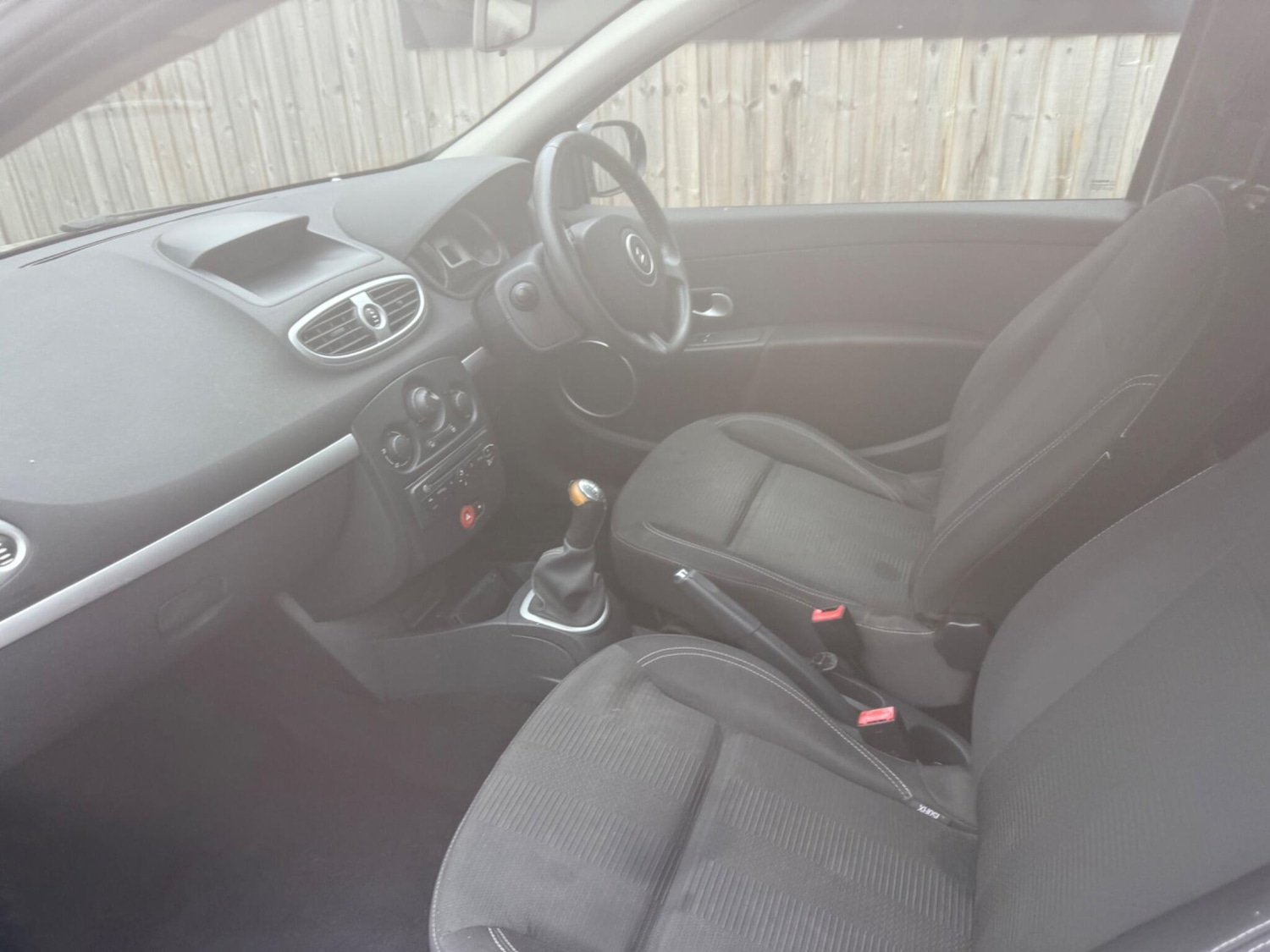 Used Renault Clio 2009 for sale - 76607608: Photo 14