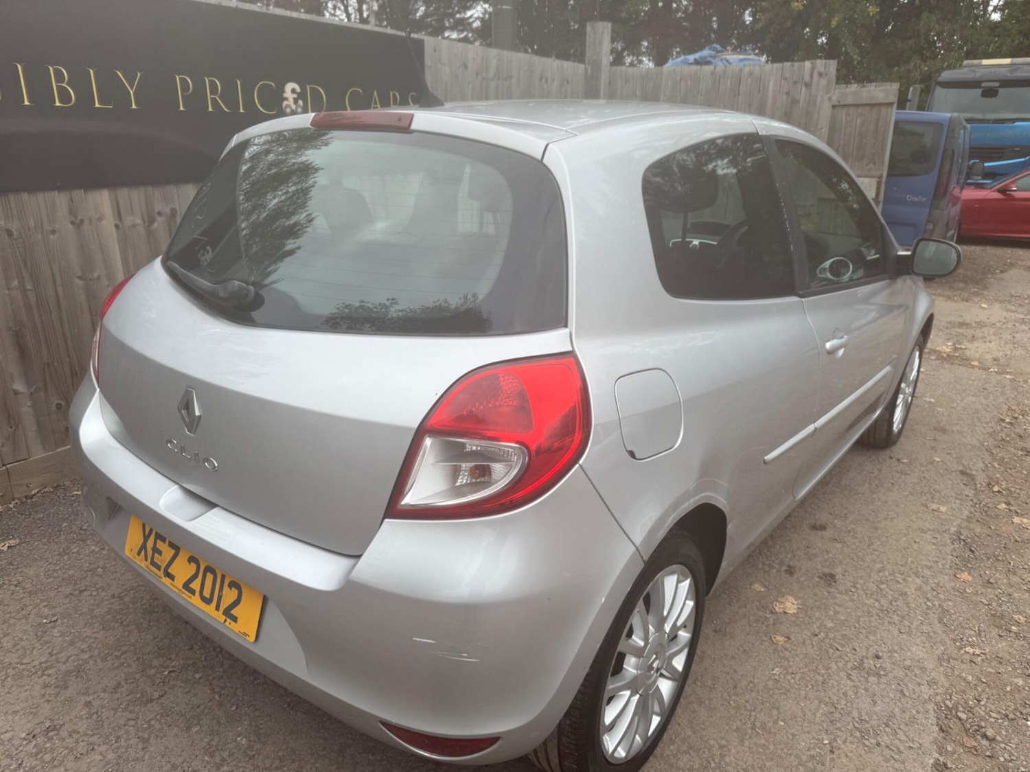 Used Renault Clio 2009 for sale - 76607608: Photo 9